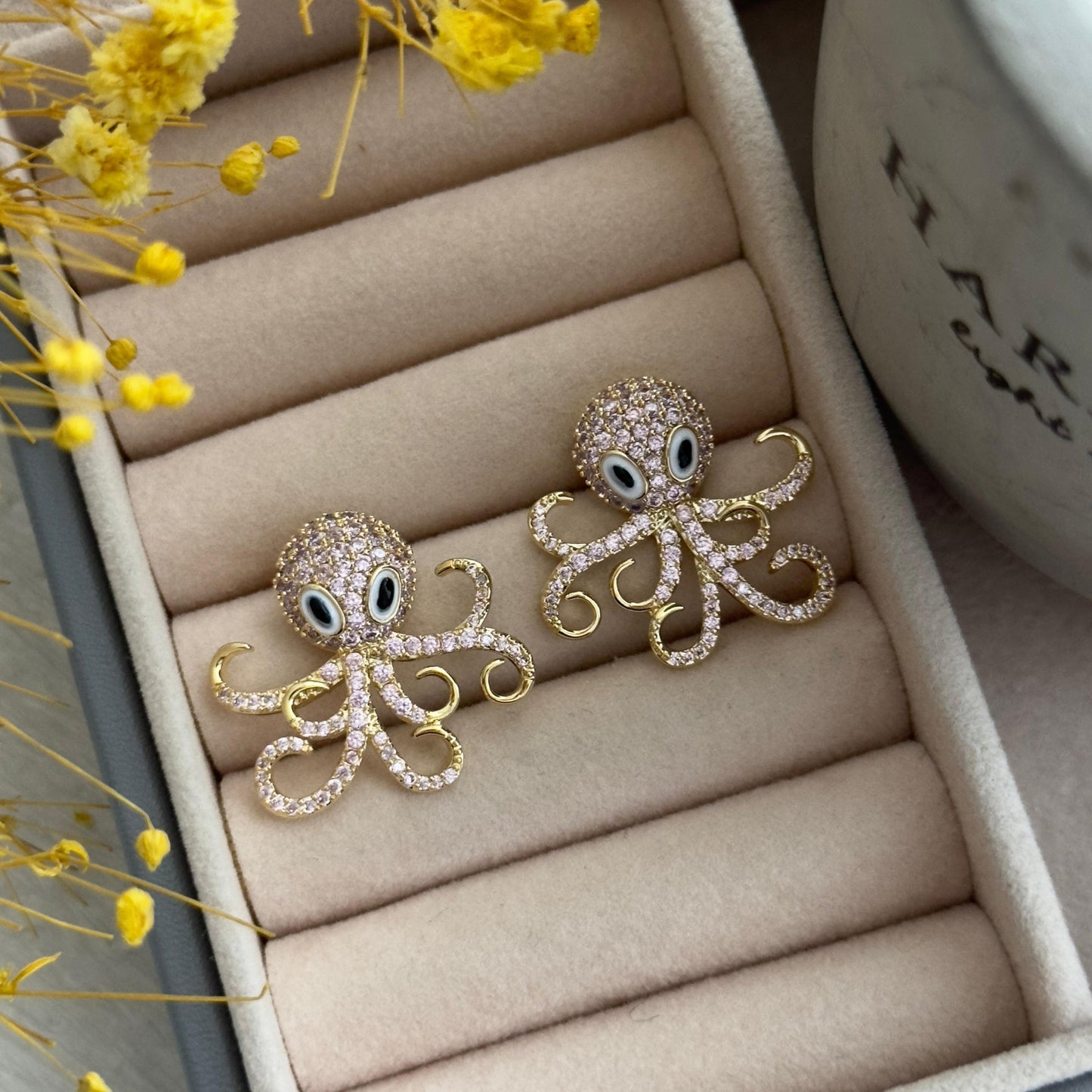 Fashionable Luxury Micro-Set Colorful Animal Design Zirconia Ear Rings Elegant Copper Material Geometric Shape