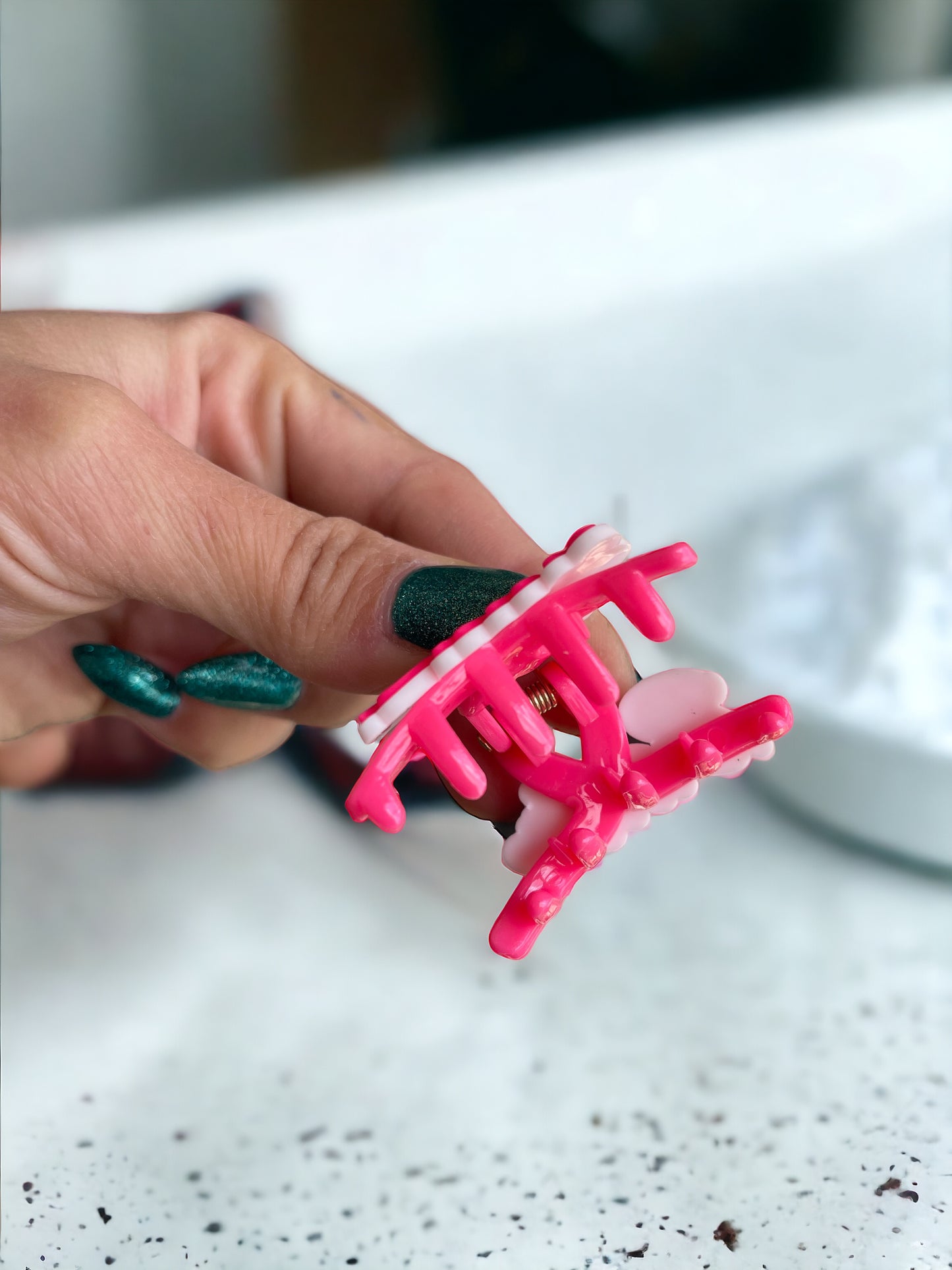 2PCs Barbie sunglasses Hair clip & Mini Hair Claw Advertise