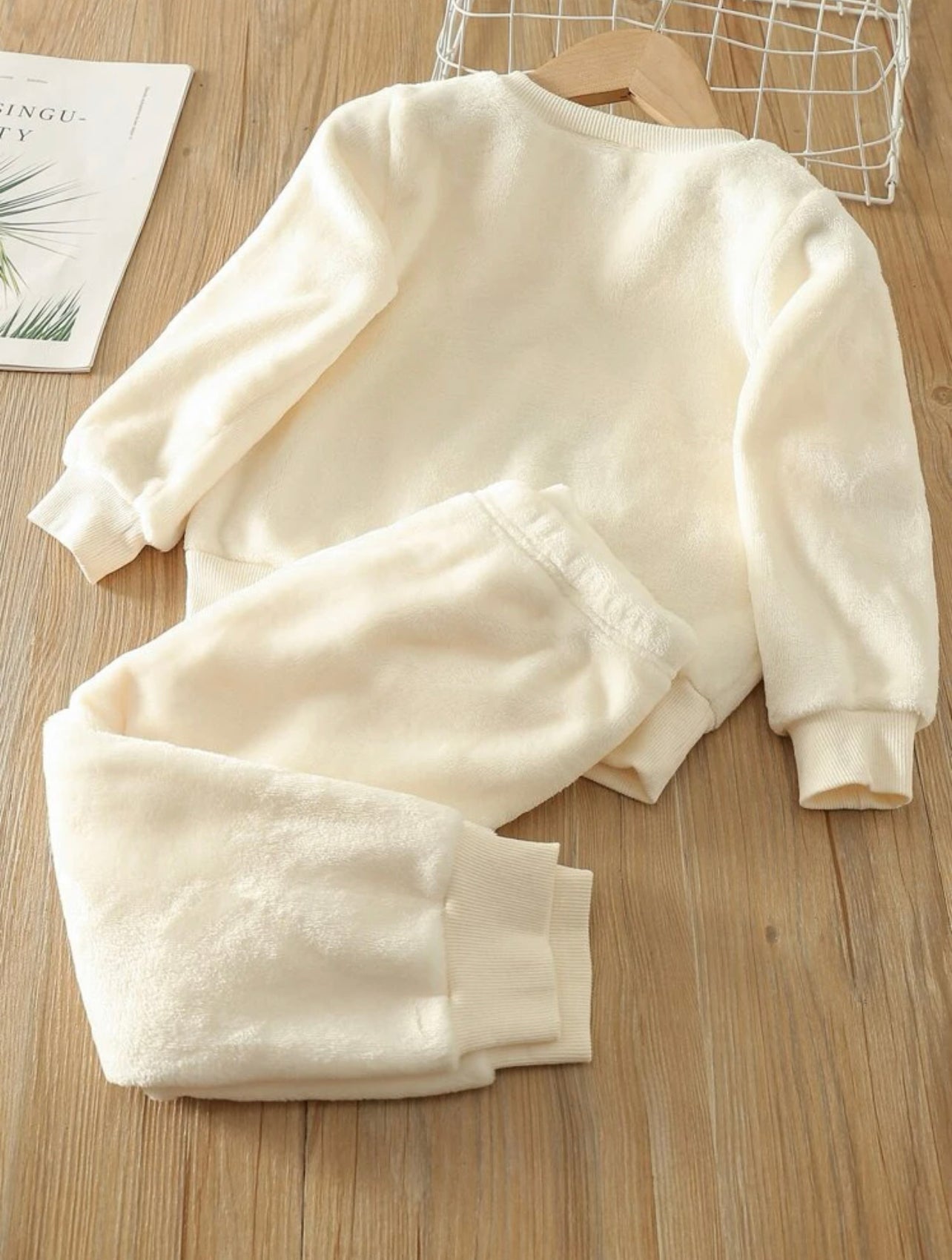 SHEIN Toddler Girls Bear Embroidery Flannel Sweatshirt & Sweatpants