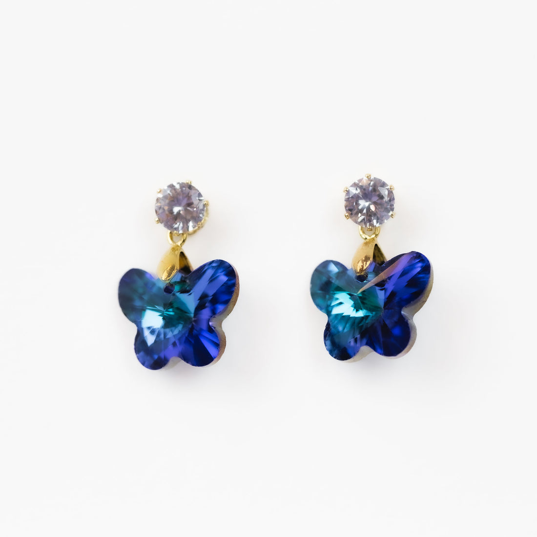 Butterfly-shaped earrings with shiny stone
