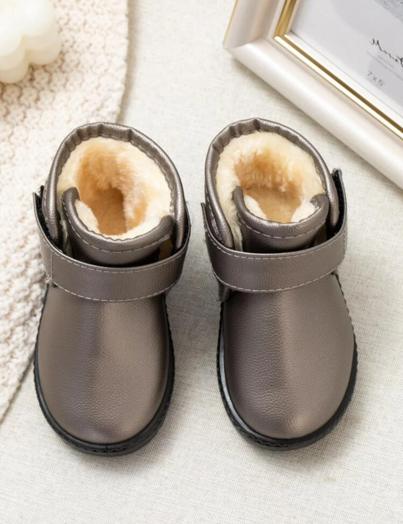 SHEIN Boys Metallic Hook-and-loop Fastener Strap Plush Inside Boots - 29