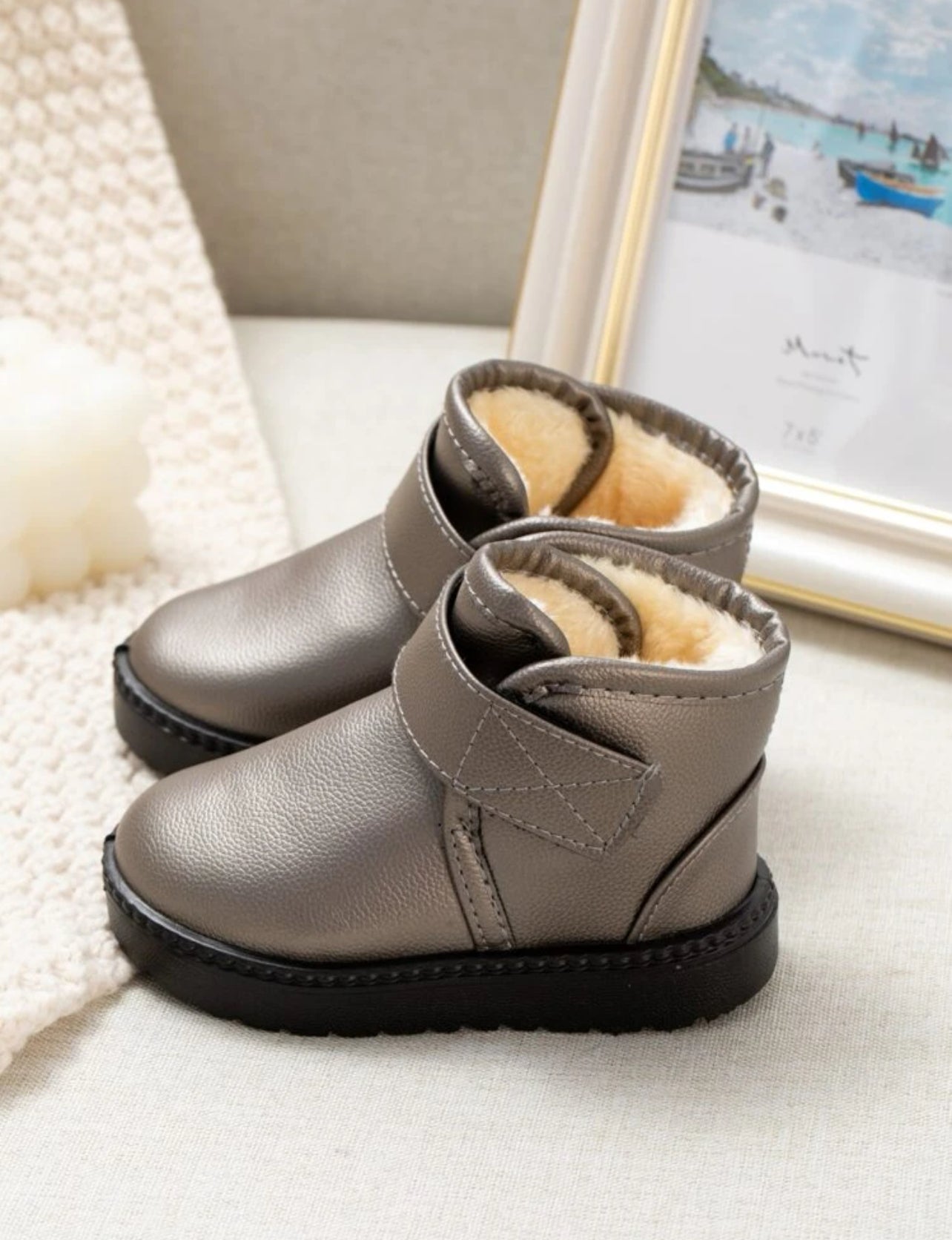 SHEIN Boys Metallic Hook-and-loop Fastener Strap Plush Inside Boots - 29