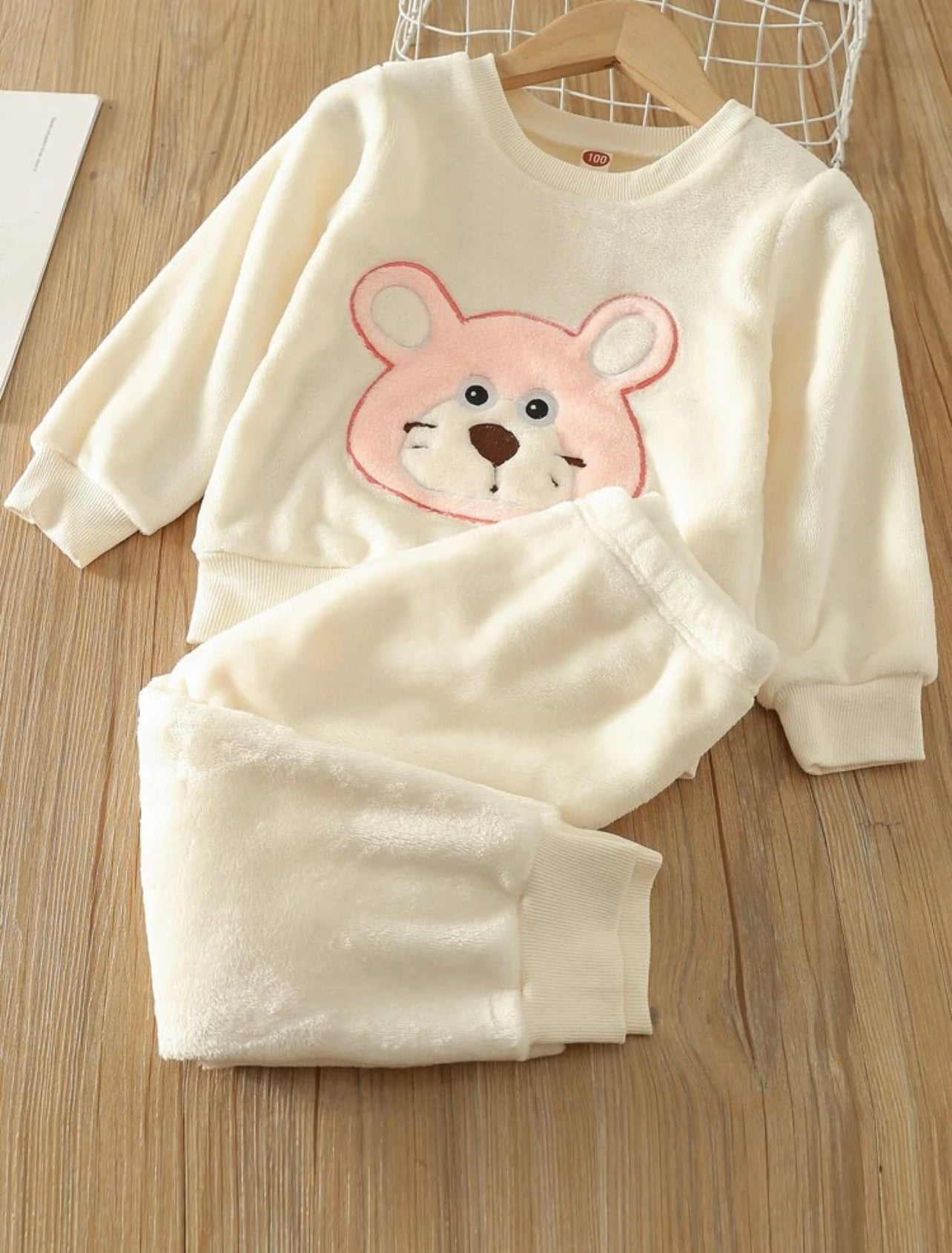SHEIN Toddler Girls Bear Embroidery Flannel Sweatshirt & Sweatpants
