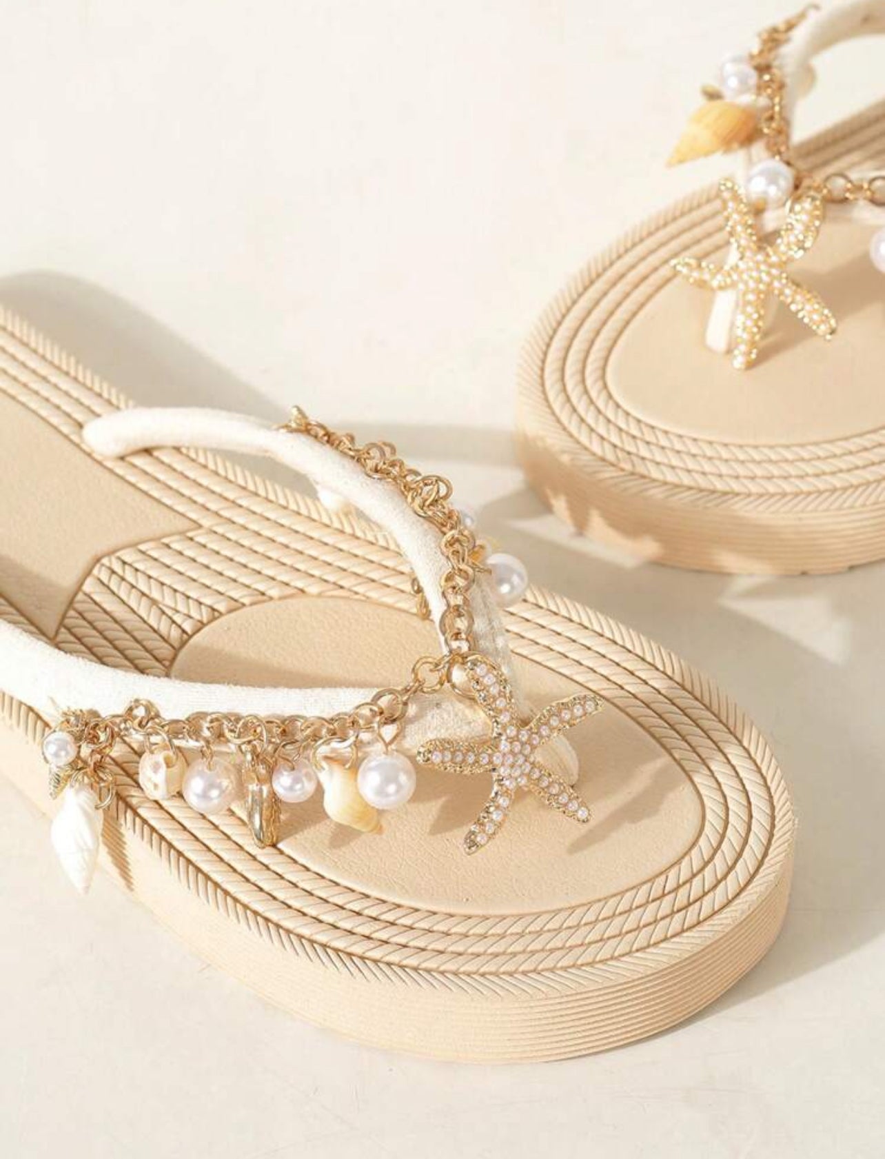 SHEIN Handmade Natural Shell And Starfish Rhinestone Decorated Strap, Straw Design Flat-Soled Fashionable Casual Beach Sandals, Suitable For Summer Beaches, Vacations, CN41