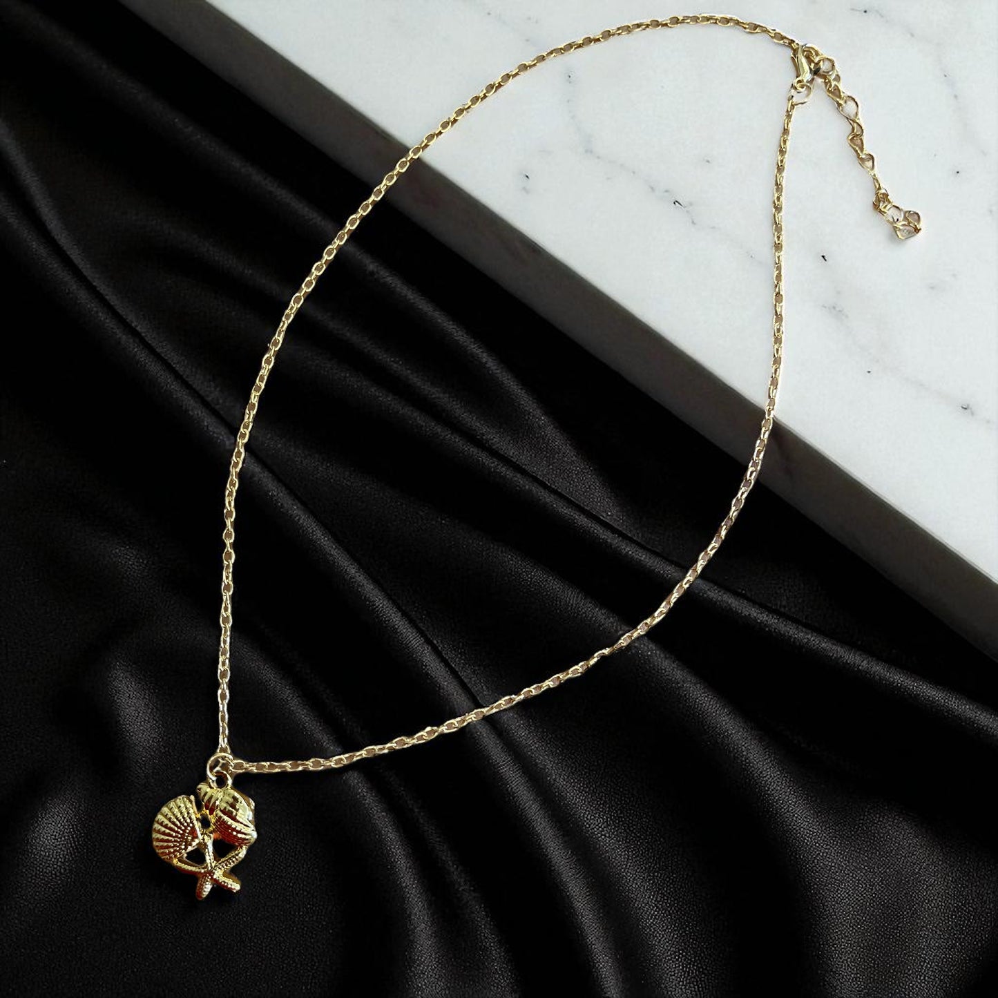 Ocean Series Golden Choker Stainless Steel Pendant Necklace for Women Shell Starfish Pendants Women's Chunky Jewelry Accessories