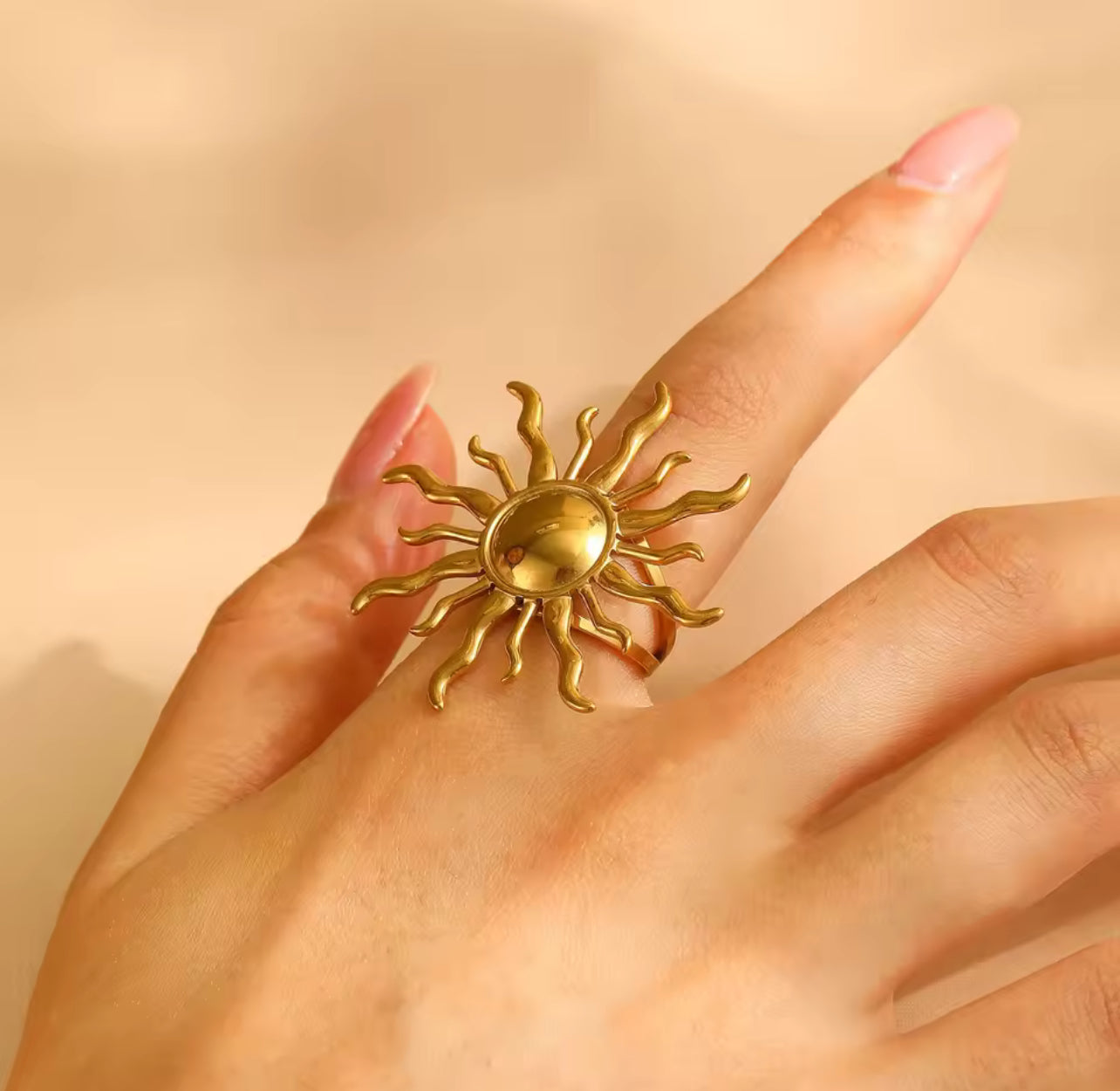 Uworld Ocean Vacation Style 18k Gold Color Plated Stainless Steel Sea Star Conch Shell Ring Waterproof Stackable Ring Women's Ac