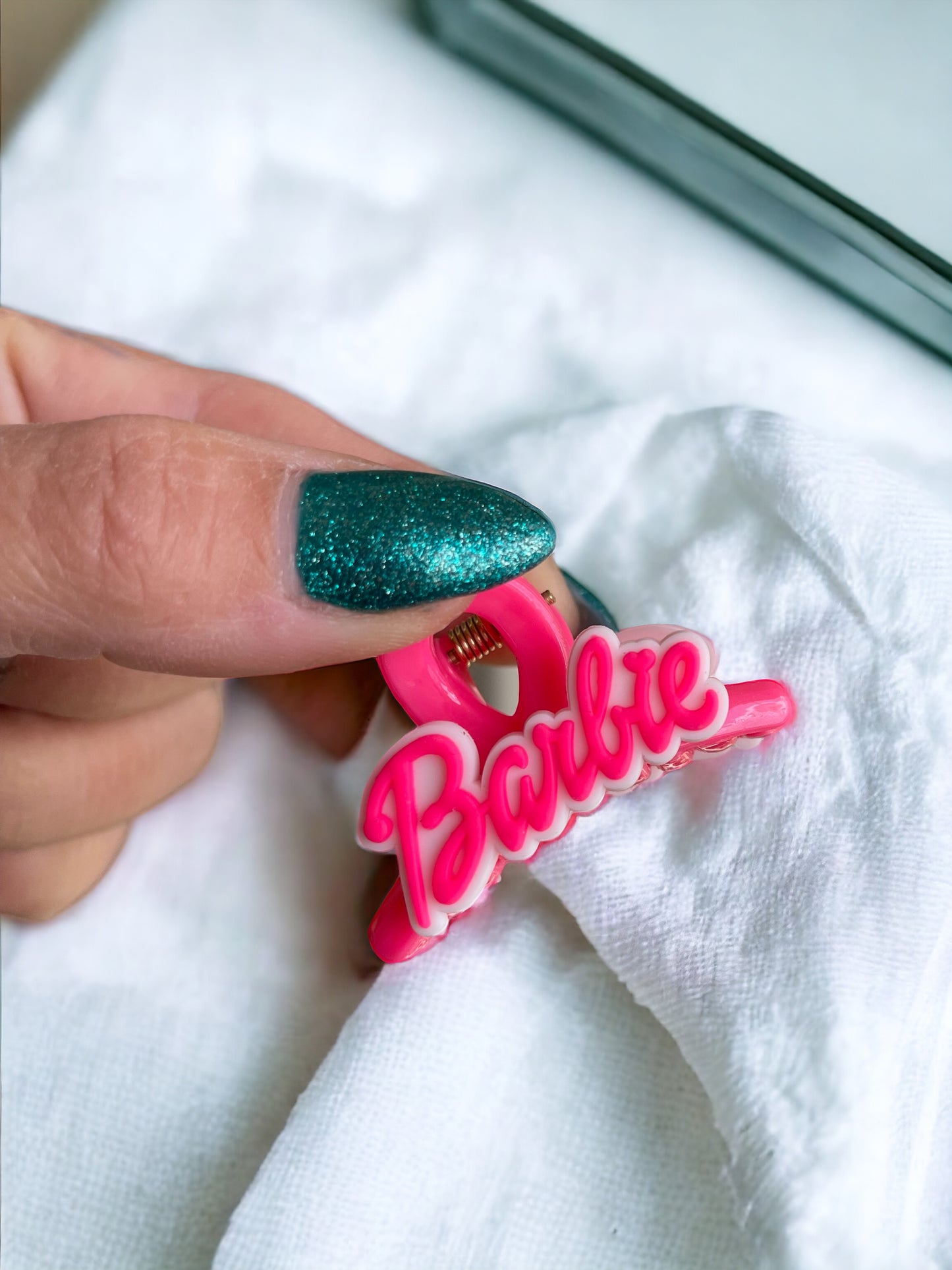 2PCs Barbie sunglasses Hair clip & Mini Hair Claw Advertise