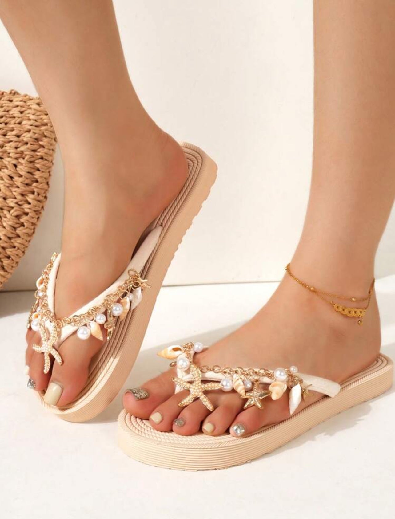 SHEIN Handmade Natural Shell And Starfish Rhinestone Decorated Strap, Straw Design Flat-Soled Fashionable Casual Beach Sandals, Suitable For Summer Beaches, Vacations, CN41