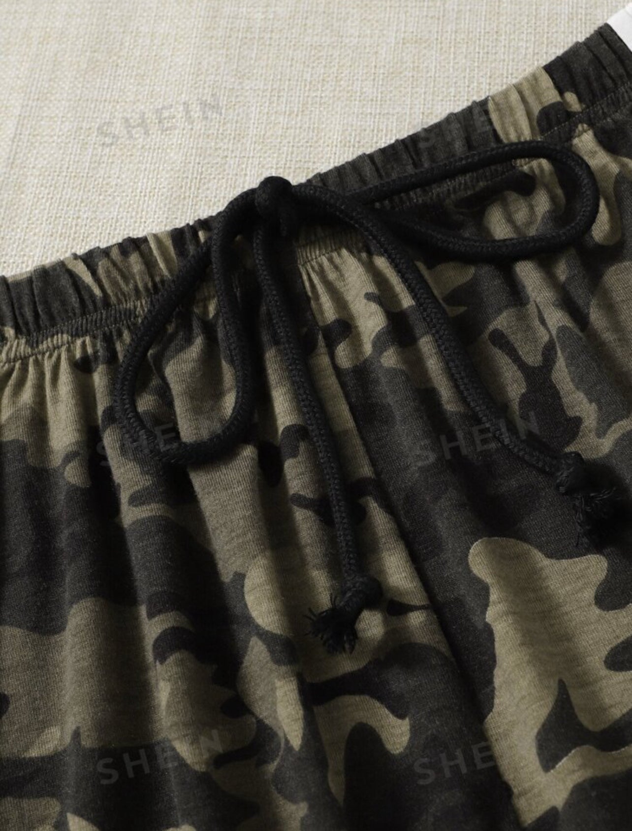 SHEIN Mulvari Letter Graphic Tee & Contrast Sideseam Camo Sweatpants Set - XL