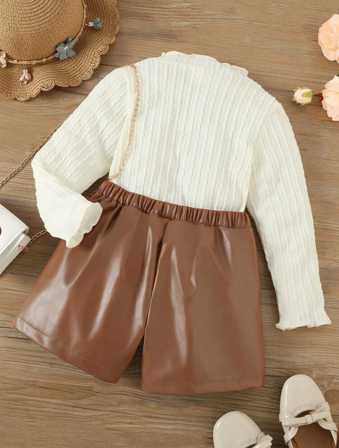 SHEIN Toddler Girls Lettuce Trim Textured Top & Shorts - 6 Years