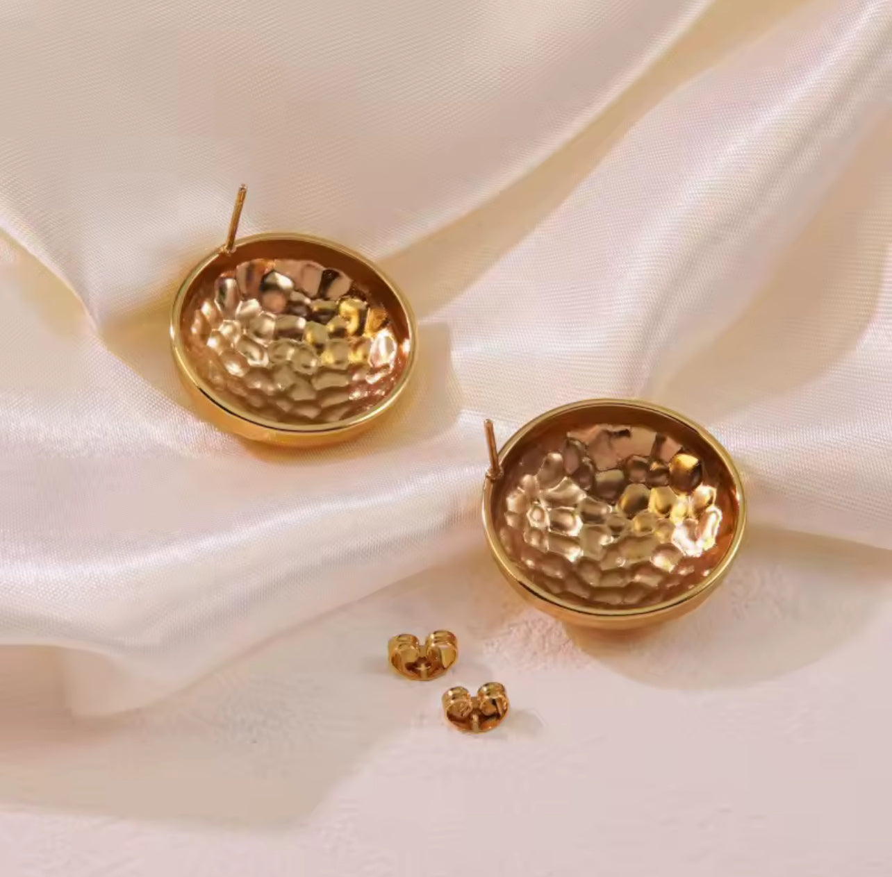 Stainless Steel Round Stud Earrings New Simple Retro Geometric Earrings Female Fashion Jewelry Waterproof Wholesale Dropshipping