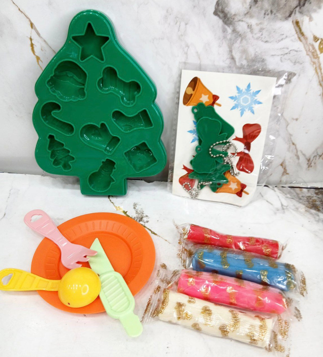 CHRISTMAS SHAPE MODELING Dough Kit