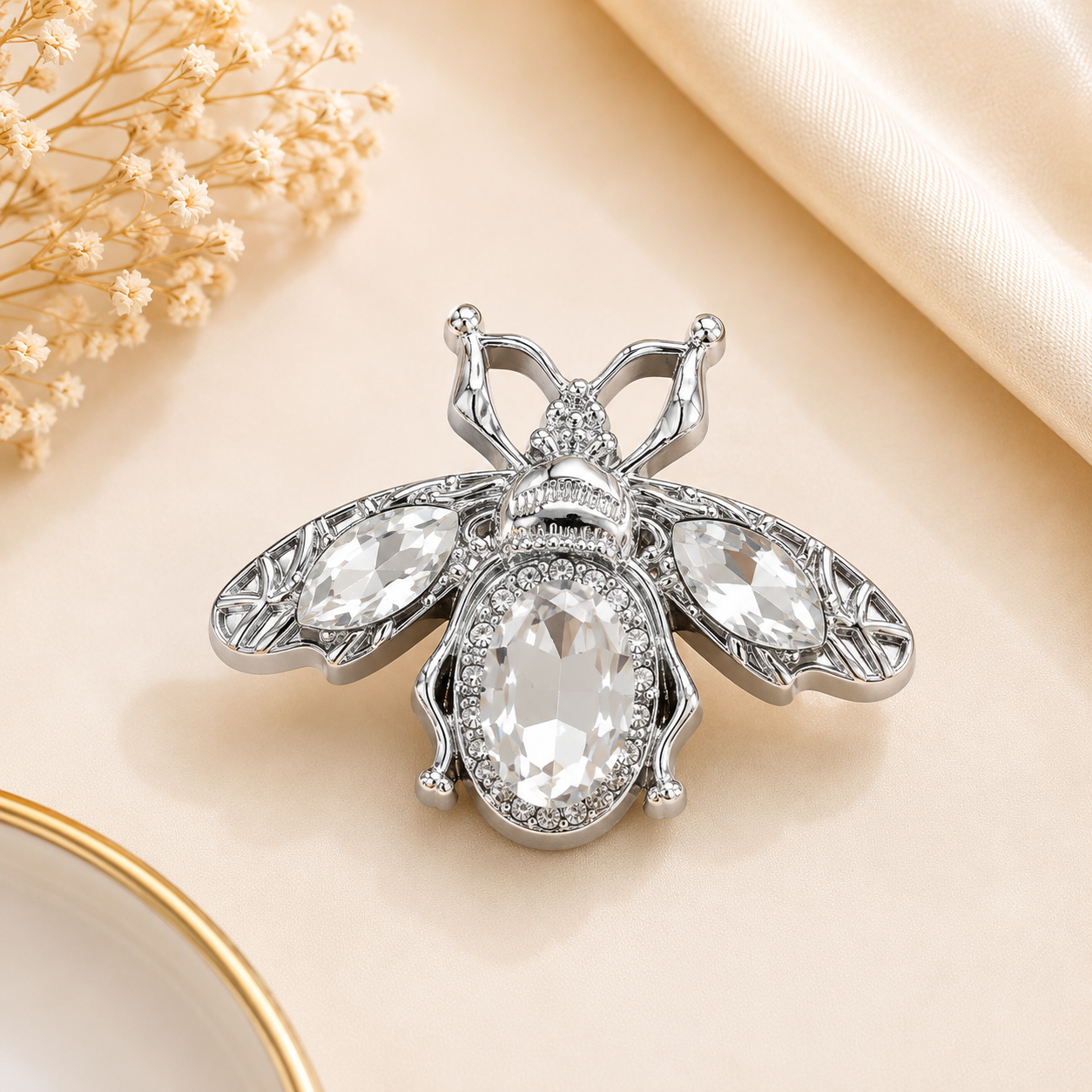 Acrylic Bee Brooch Pin – Sparkling Gem Detail - اكريليك