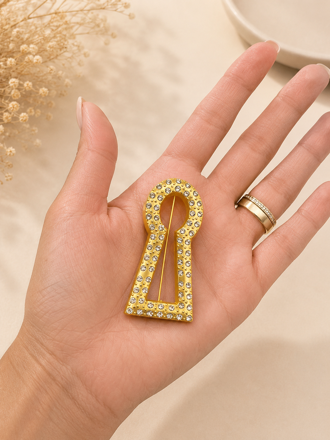 Crystal Keyhole Statement Brooch Pin – Gold Tone