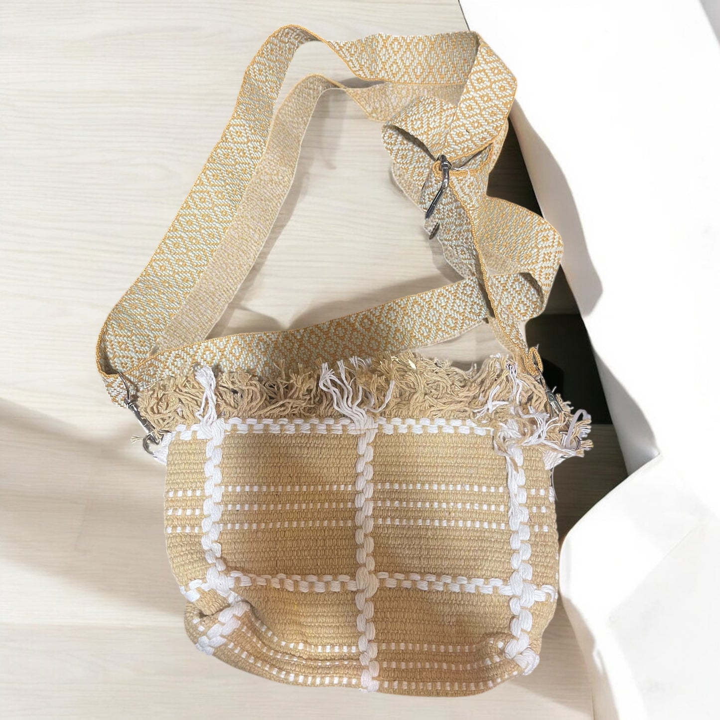 Embroidery Design Women Bag Capacity Canvas crossbody Bag Women Shoulder Bag New Beach Bag Tassels