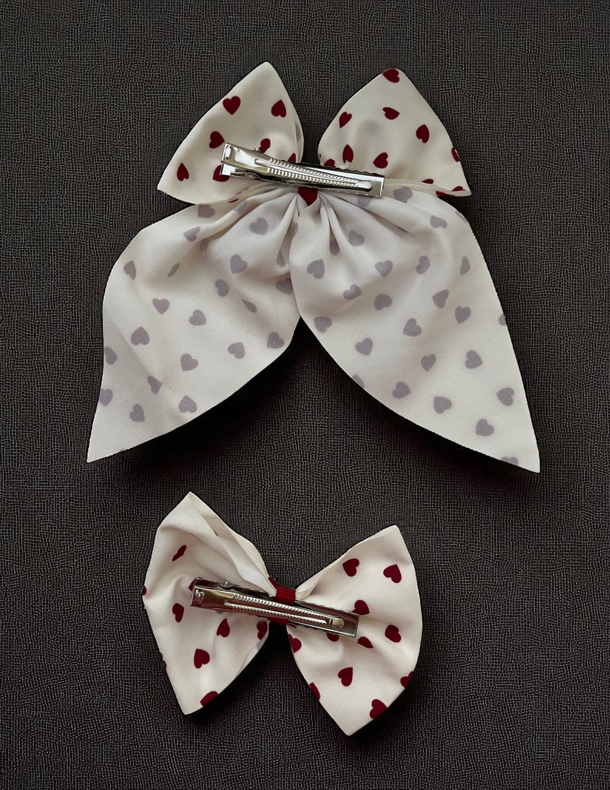 2Pcs Heart Decorated Bows Hair Clips