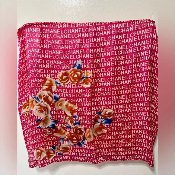 Women’s Silk Square Scarf 70×70 cm – Elegant Floral Print