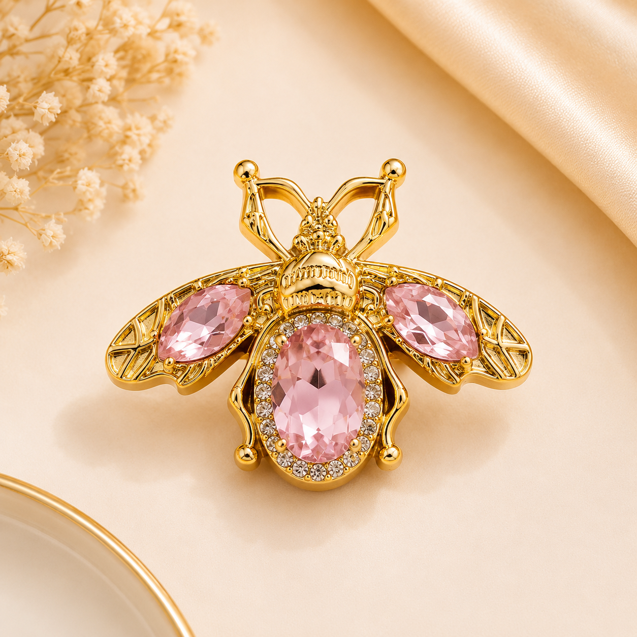 Acrylic Bee Brooch Pin – Sparkling Gem Detail  - اكريليك