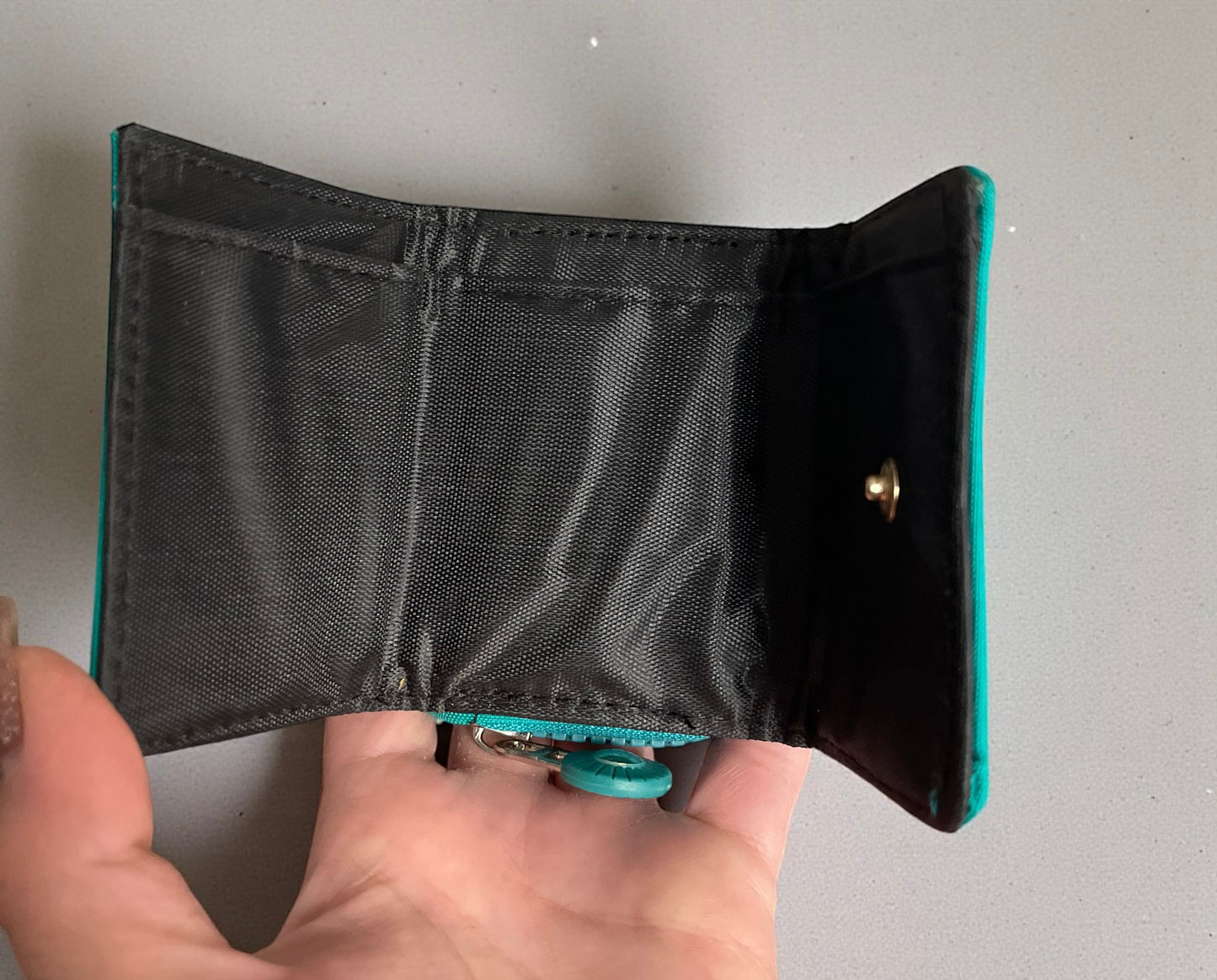 Compact Sporty Mini Zip Wallet – Lightweight, Stylish & Everyday Essential