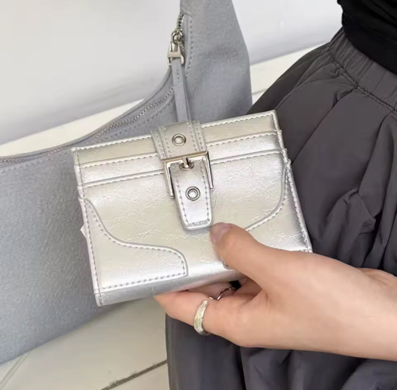 Women Silver Leather Card Holder Ultra-Thin Mini Buckle Coin Purse Portable Wallet Cute Bank Credit Id Bag Multi-Card Slot