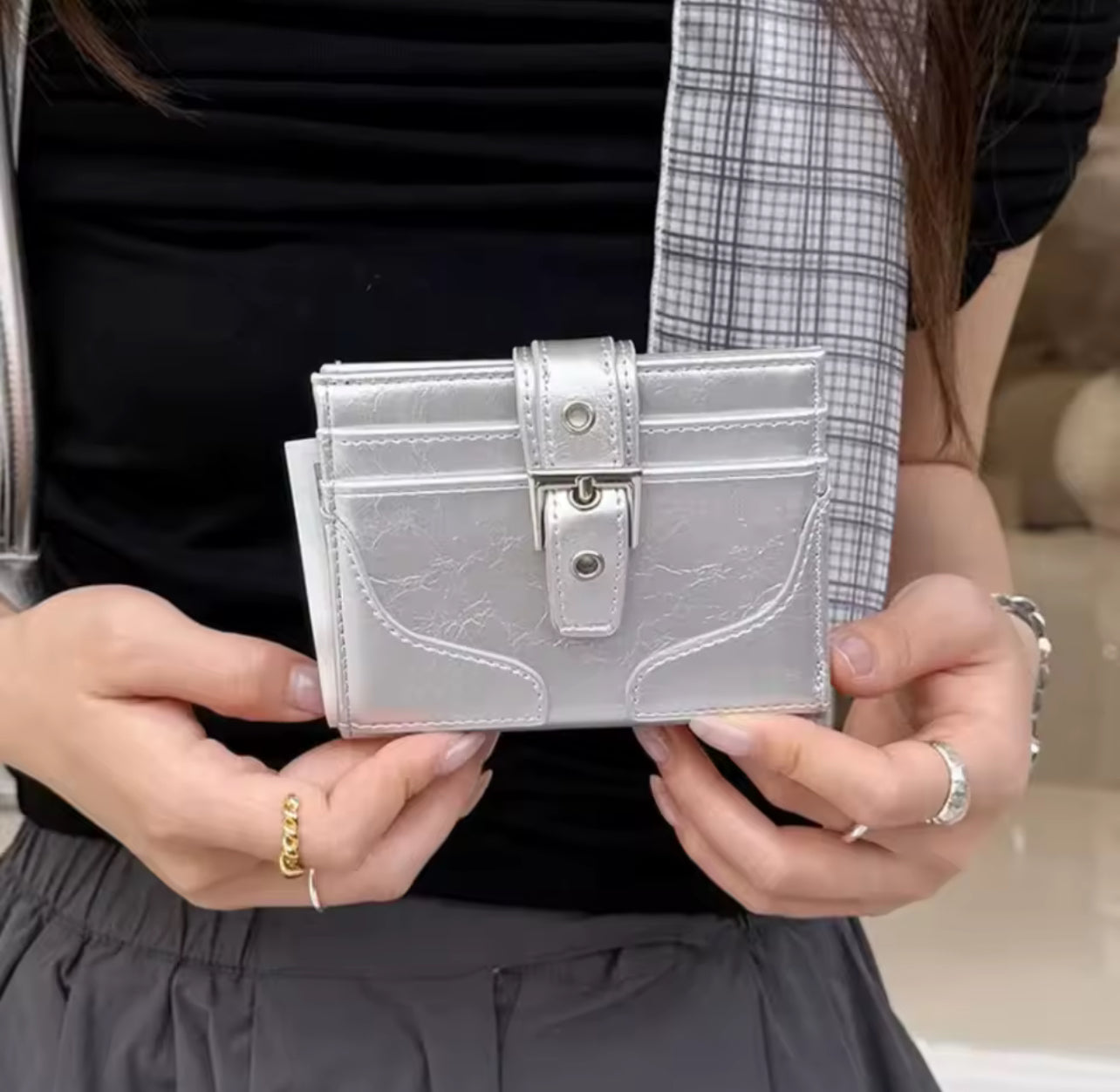 Women Silver Leather Card Holder Ultra-Thin Mini Buckle Coin Purse Portable Wallet Cute Bank Credit Id Bag Multi-Card Slot