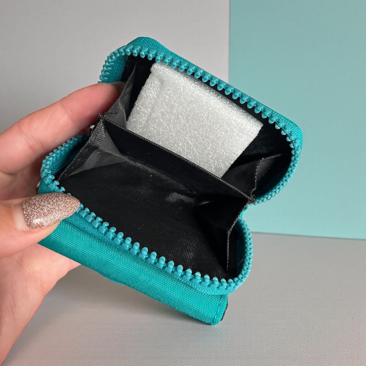Compact Sporty Mini Zip Wallet – Lightweight, Stylish & Everyday Essential