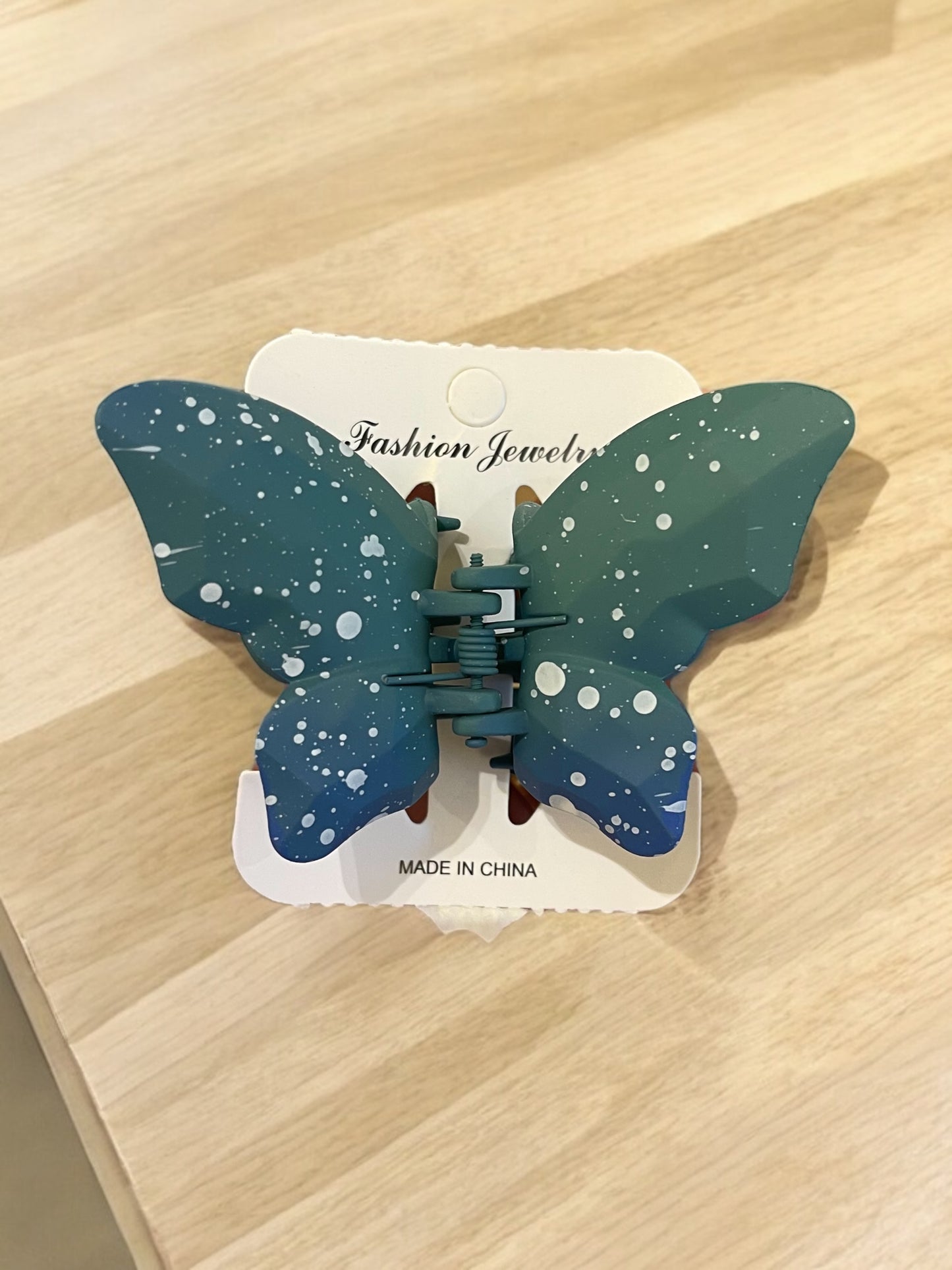 Fashion Colored  Butterfly Hair Clips Women's Hair Claws Elegant Shark Clips Headwear Hair Accessories