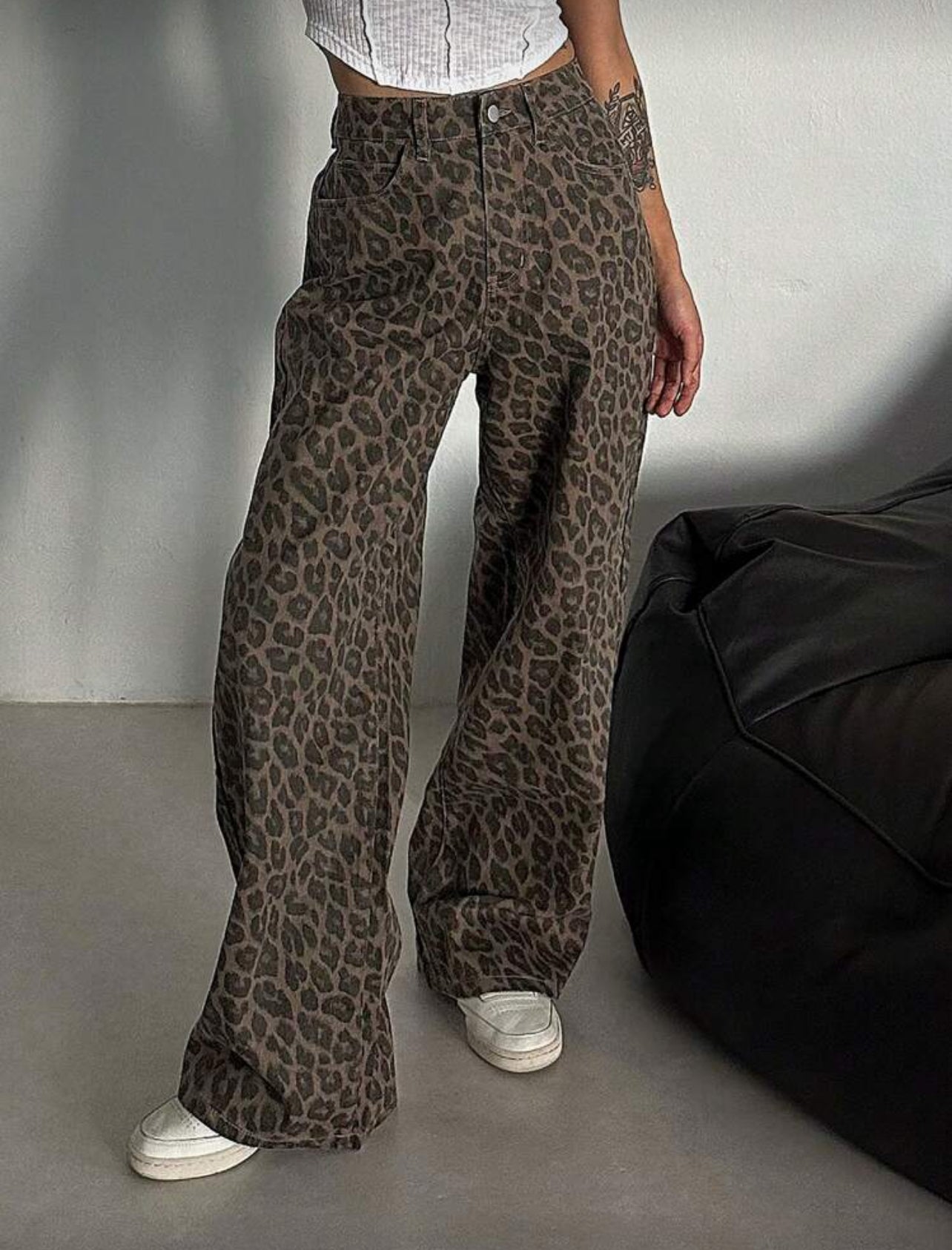 [100.0% Cotton] DAZY Women's Leopard Print Loose Pocket Casual Versatile Denim Jeans Y2k - Large