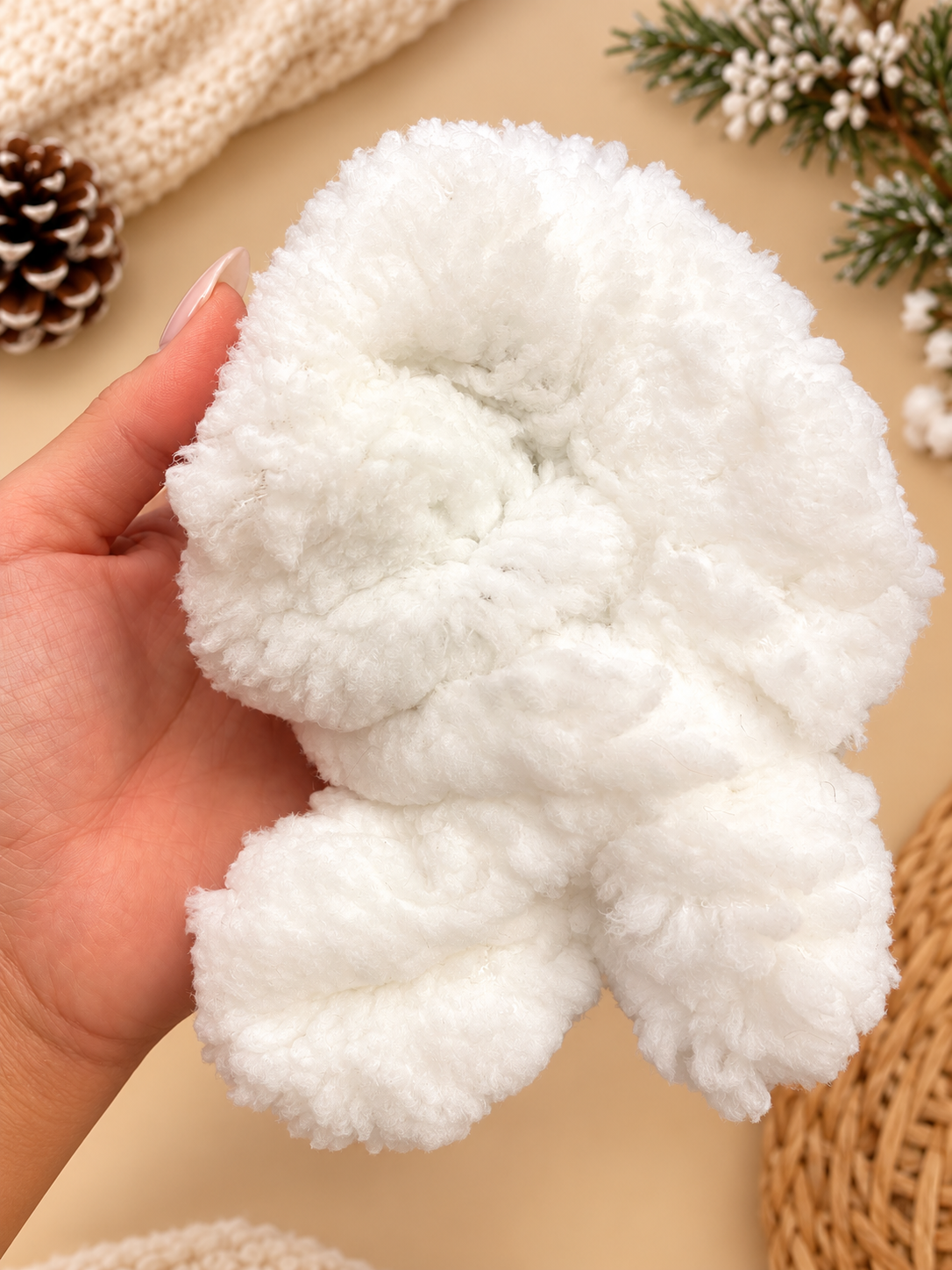 Women’s Cozy Fleece-Lined Christmas Winter Socks – Snowflake & Heart Pattern