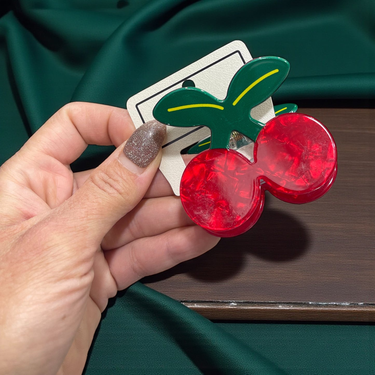 Fruit-Inspired Acrylic Hair Claw Clips - Vibrant Lemon, Strawberry, Watermelon & Pineapple Designs for Women - Sweet & Stylish Hair Accessories for Everyday Use