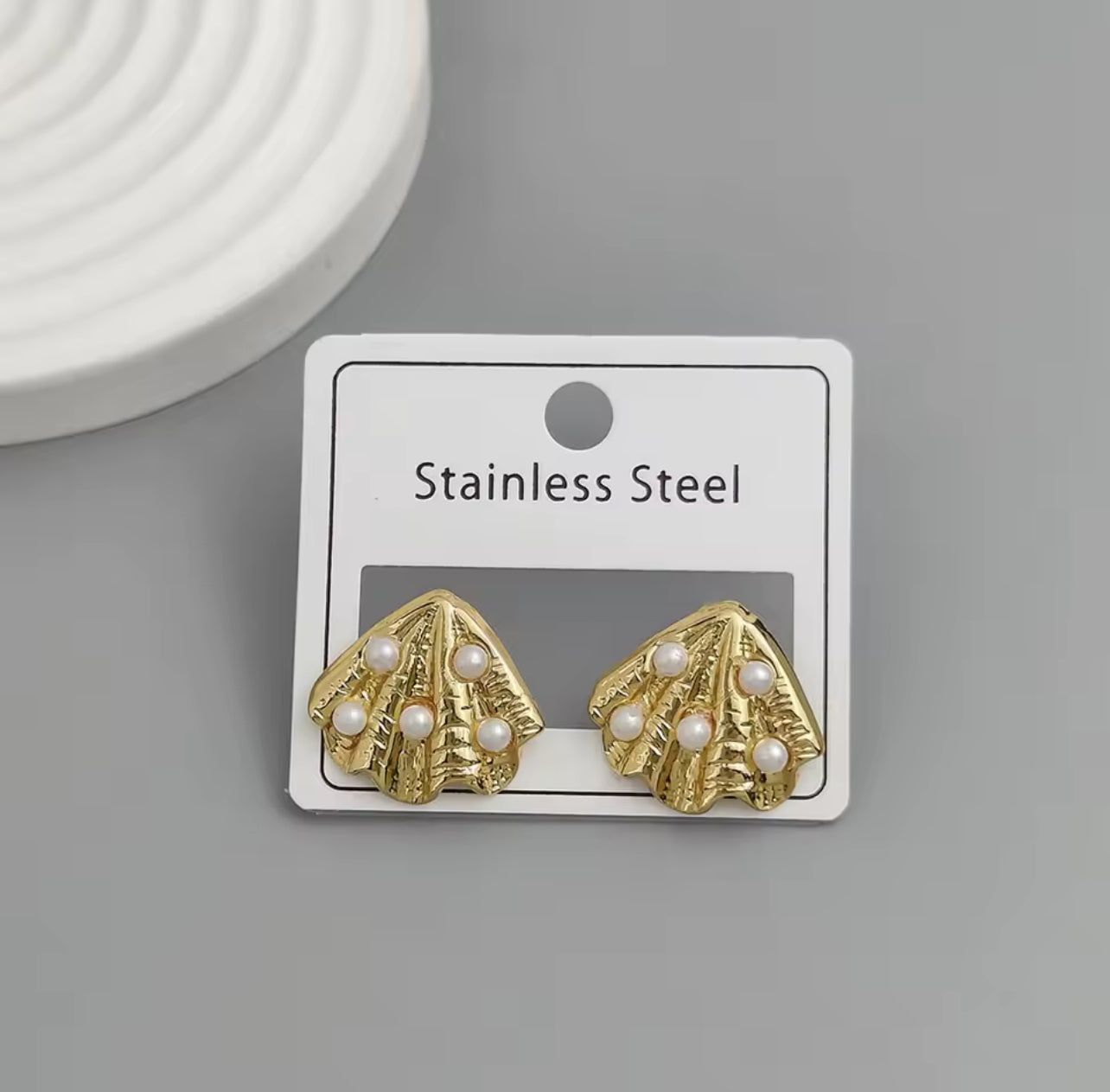 316L Stainless Steel Scallop Pearl Earrings for Women New Fashion Waterproof Ear Studs Jewelry