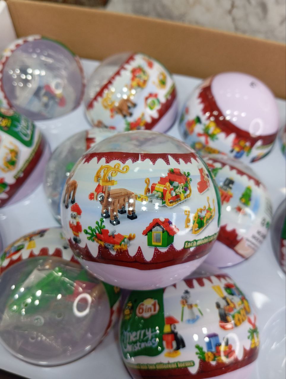 Christmas Surprise Building Ball 6-in-1 Toy Set 🎅 – Mini Lego Blocks Inside (Santa & Reindeer Theme)