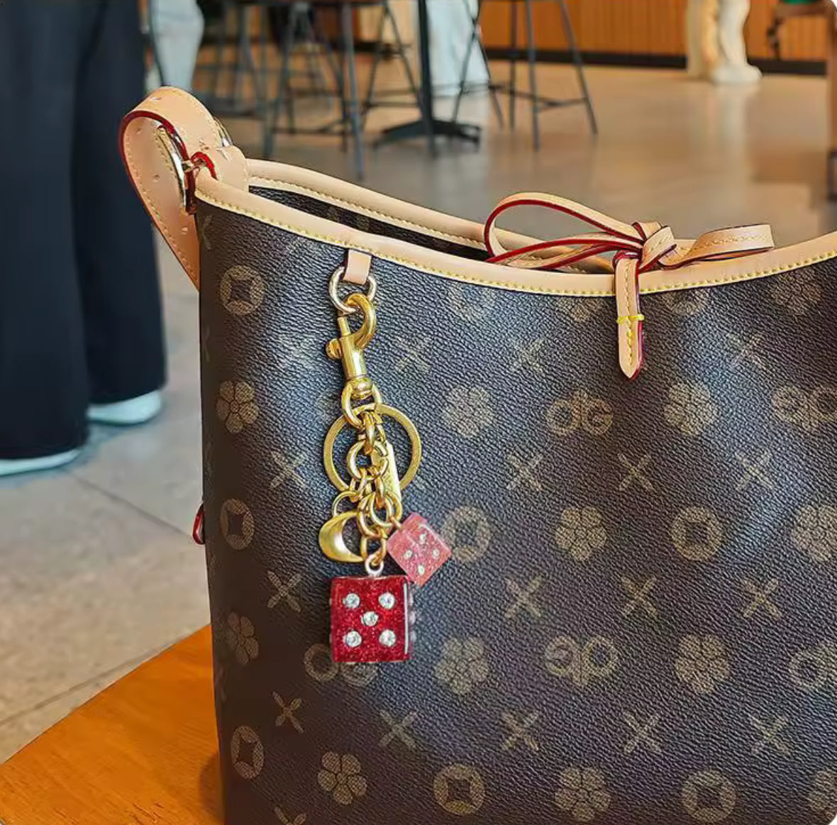 Fashionable Double-Sided Dice Pendants Diamond Embedded Bag Charms Trendy Personality Accessories Creative Gift Keychain