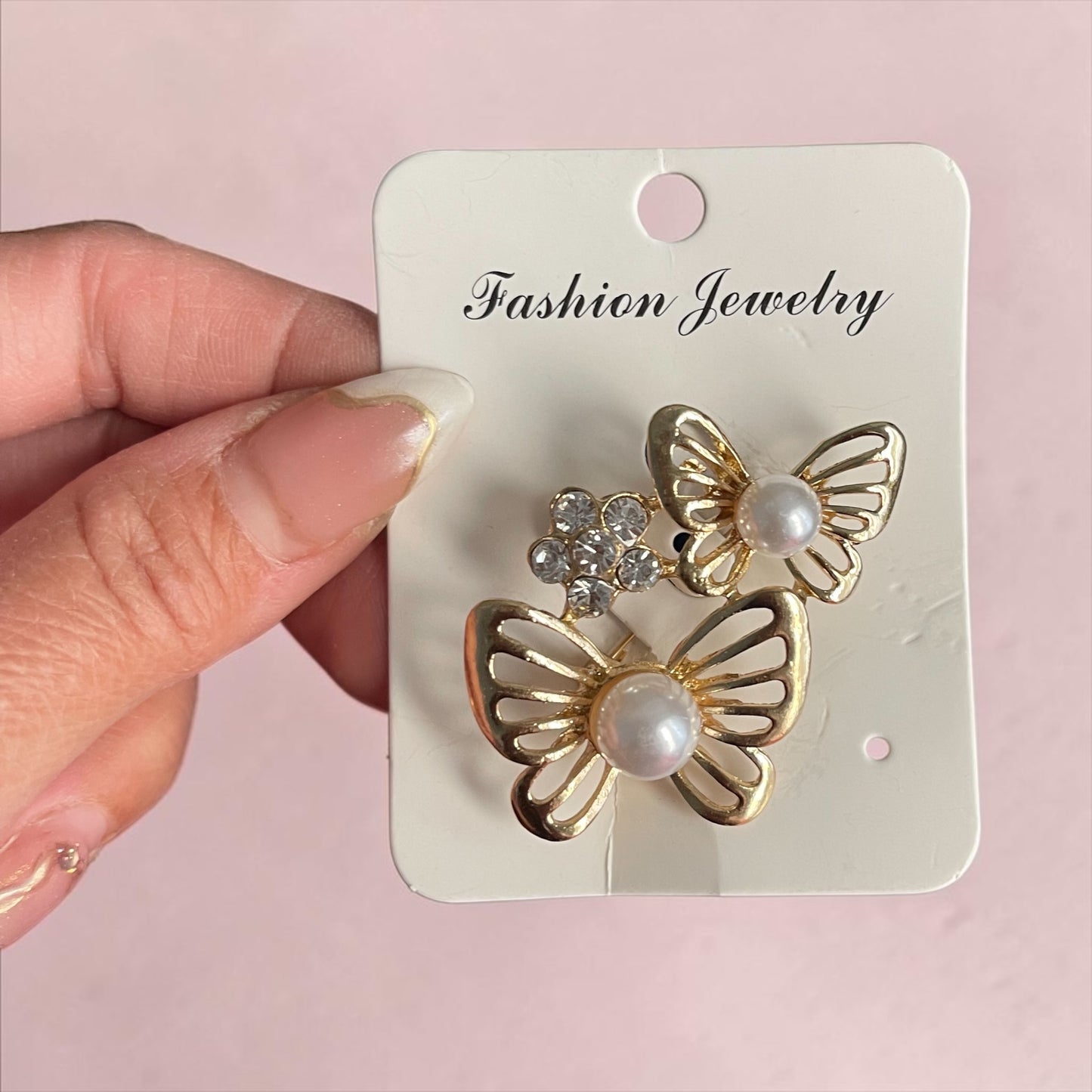 Vintage Pearl Brooch Collection – Gold Floral & Butterfly Alloy Pins (12 Designs)