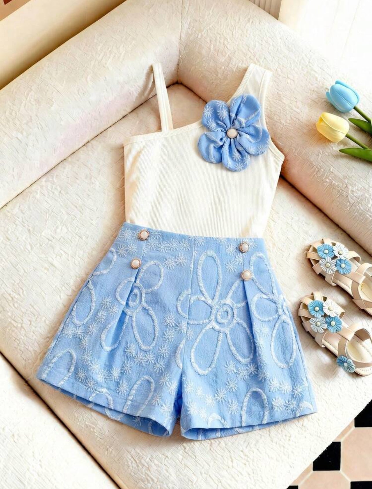 SHEIN Sparklyn Tween Girls 2pcs/Set Spring/Summer Girls Children's Clothing Mini Set, Sleeveless Camisole Top + Yellow Shorts, Camisole Top With Thin Shoulder