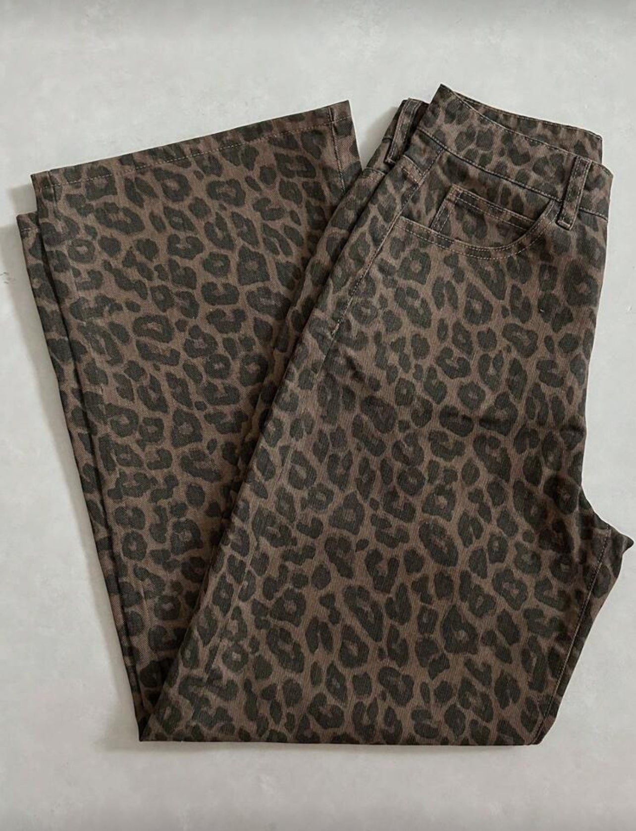[100.0% Cotton] DAZY Women's Leopard Print Loose Pocket Casual Versatile Denim Jeans Y2k - Large