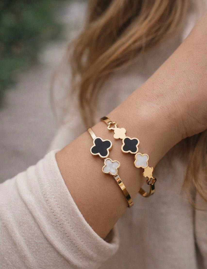 2Pcs Clover Charm Gold Bracelet – Stainless Steel Black & White Flower Bangle