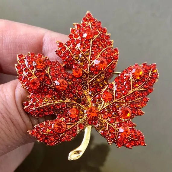 Elegant Rhinestone Maple Leaf Brooch Pin, Alloy Leaf Brooch Cute Pin Sweater Accessories Wedding Party Brooch