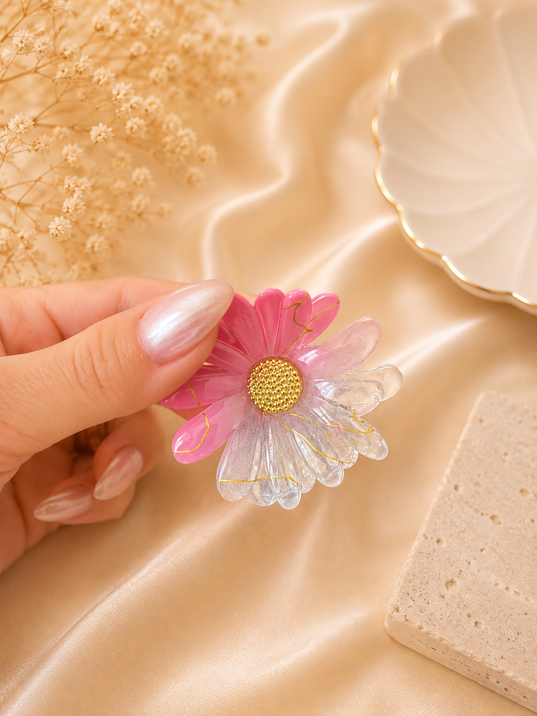 Bloom Daisy Acrylic Hair Claw Clip – Floral Hair Clip for Women & Girls
