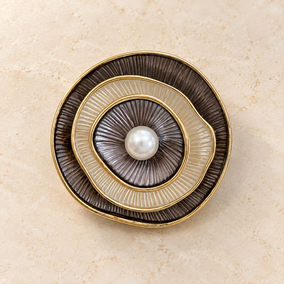 Elegant Statement Brooches & Pins – Gold-Tone Designs with Artistic Details