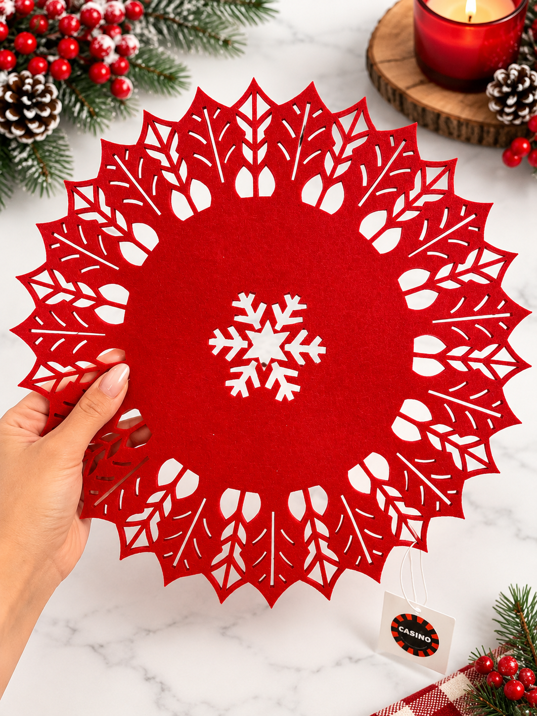 Red Christmas Snowflake Felt Placemat – 28 cm Holiday Table Decor