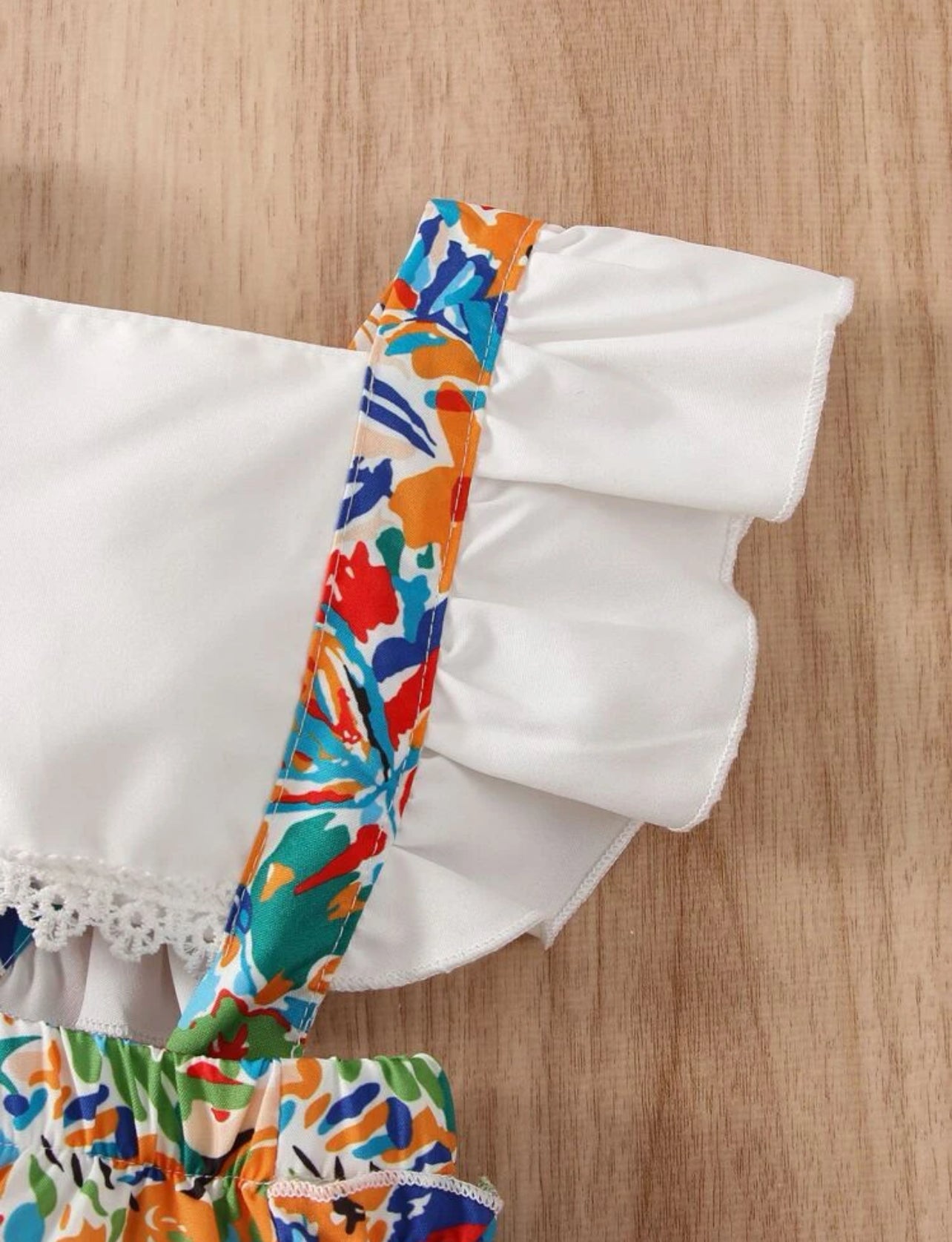 SHEIN Baby Floral Print Contrast Lace Cut Out Ruffle Trim Crisscross Bodysuit - 12 Months
