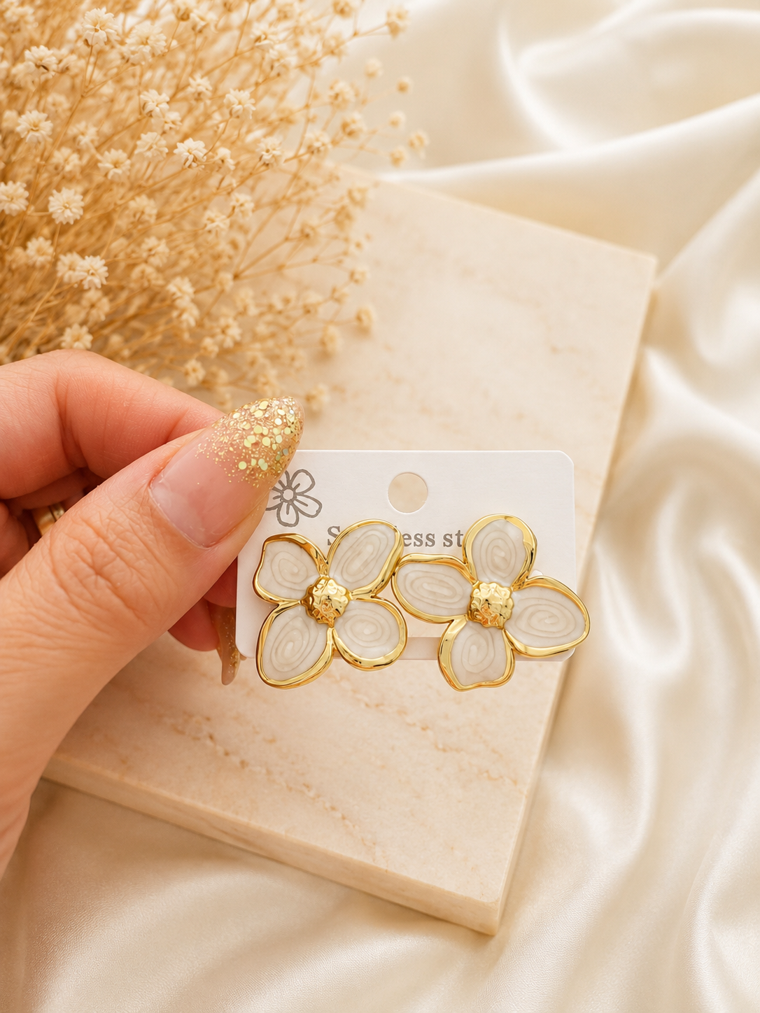 Stainless Steel White Flower Stud Earrings – Gold-Plated Floral Earrings
