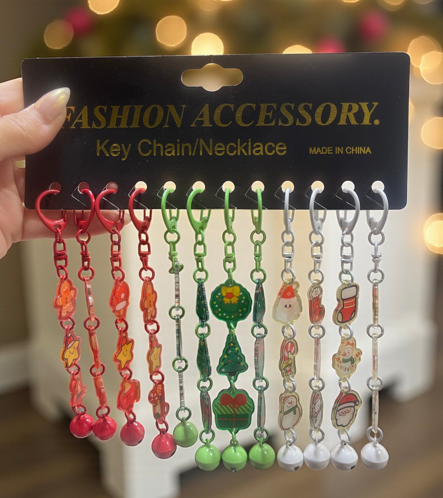 🎄 1Pc Christmas Charm Keychain – Festive Holiday Collection (Red, White & Green)