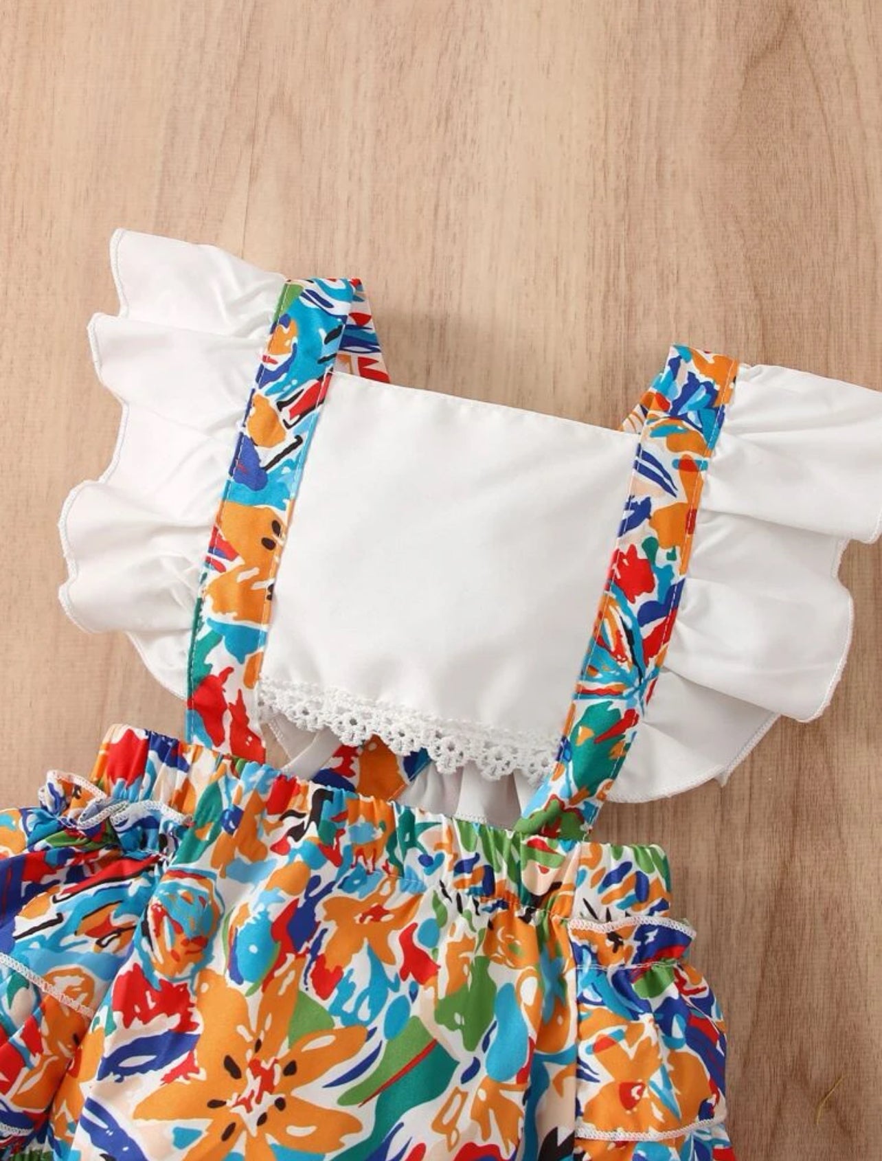 SHEIN Baby Floral Print Contrast Lace Cut Out Ruffle Trim Crisscross Bodysuit - 12 Months