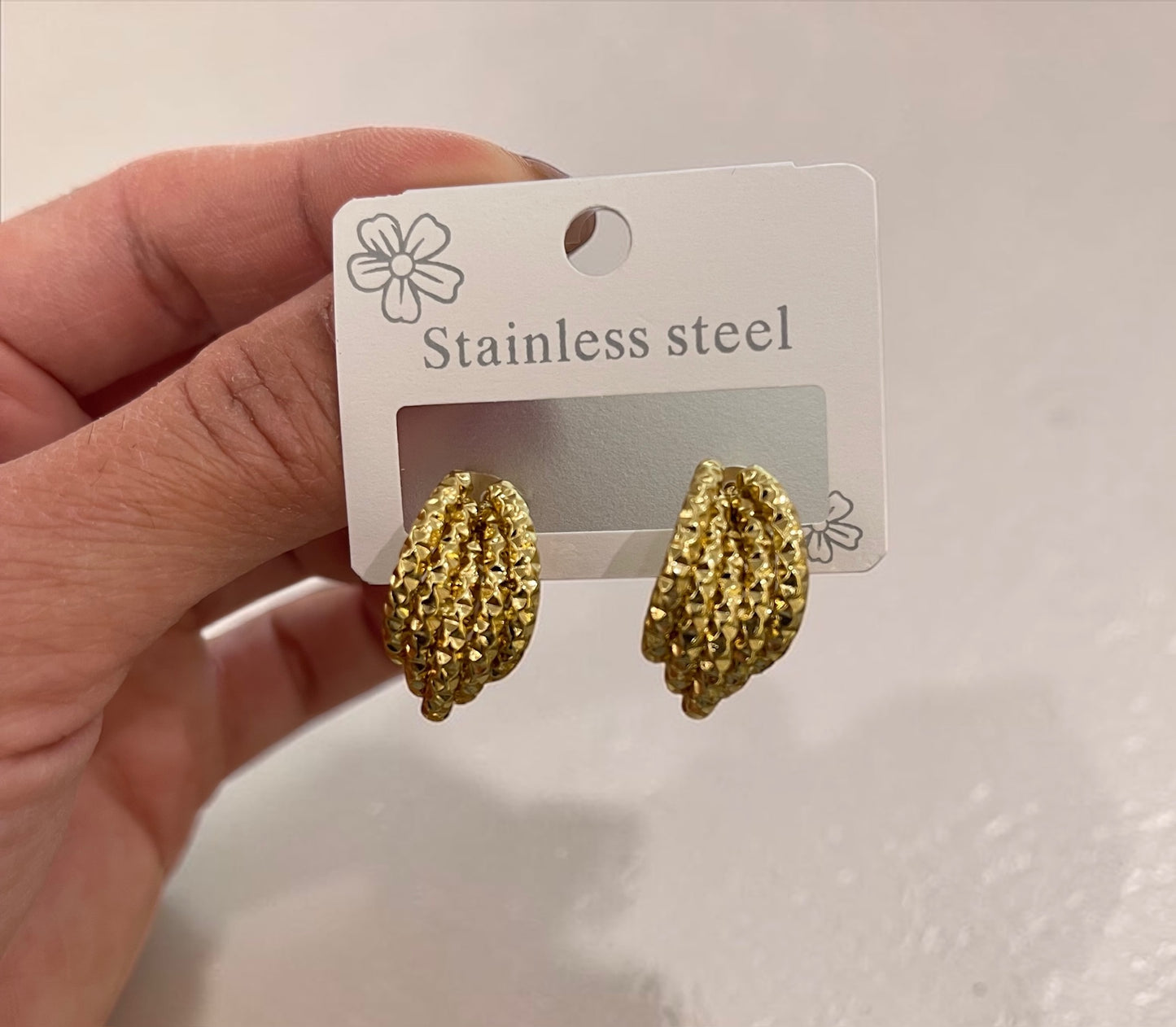 Charming heavy metal fan-shaped pearl 18K women's earrings, waterproof and non-fading stainless steel, wife gift