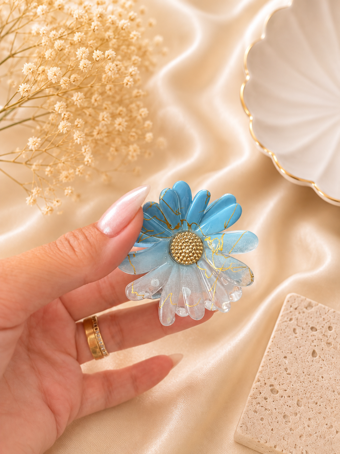 Bloom Daisy Acrylic Hair Claw Clip – Floral Hair Clip for Women & Girls