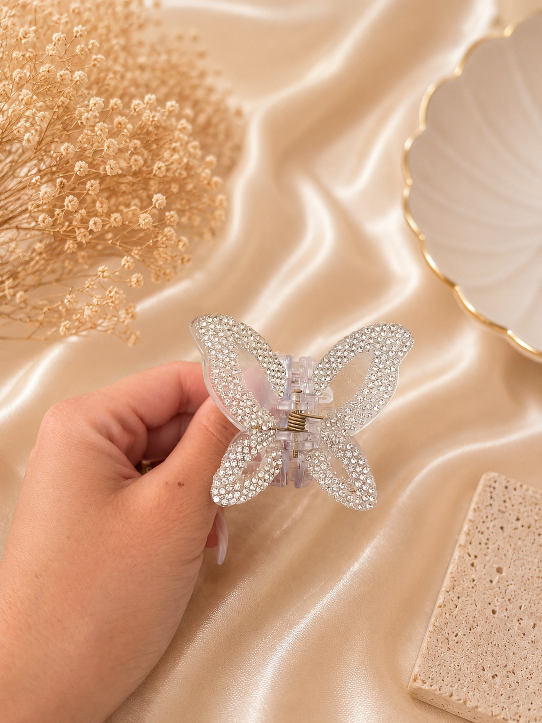 Sparkling Butterfly Hair Claw Clip – Crystal Rhinestone Acrylic Hair Clip
