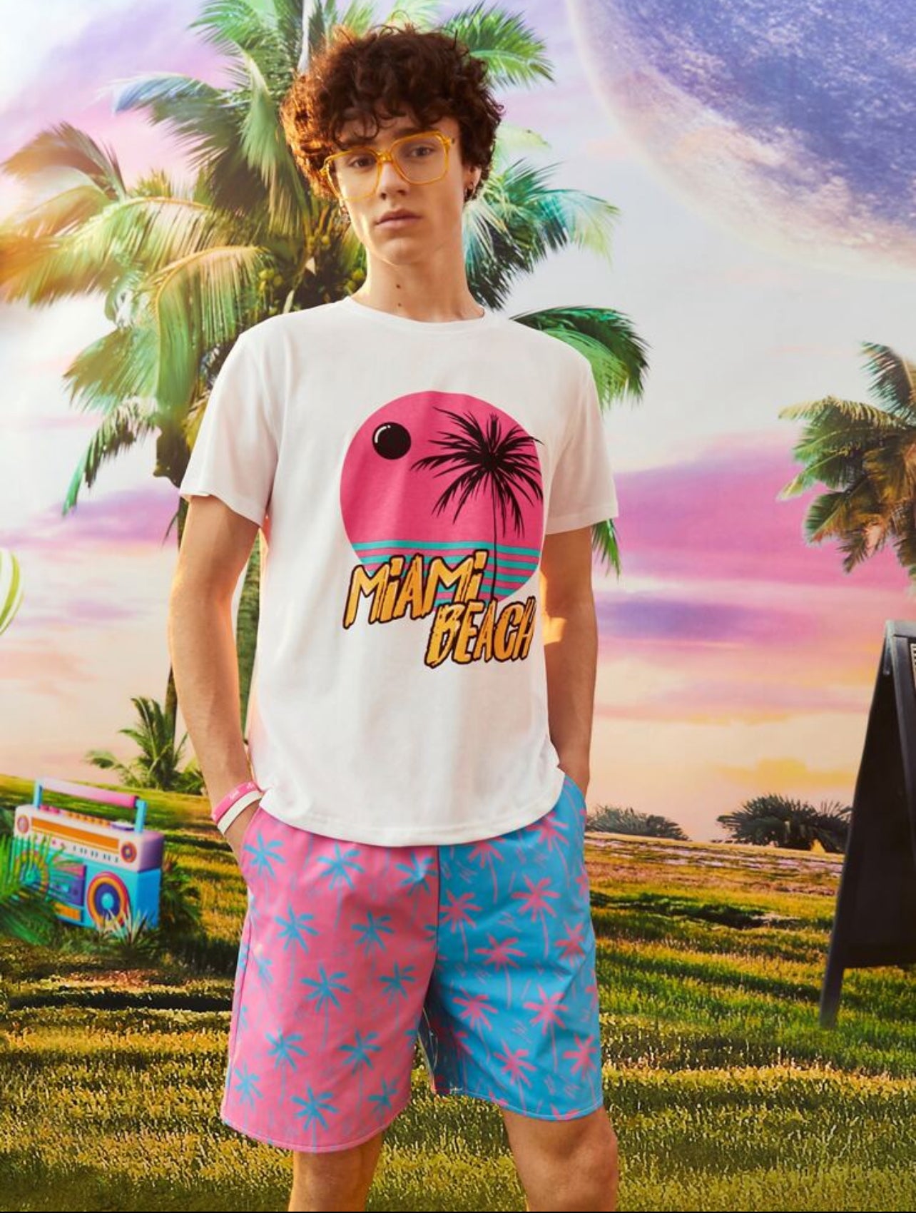 SHEIN ROMWE MEN Guys Tropical Letter Graphic Tee - XL