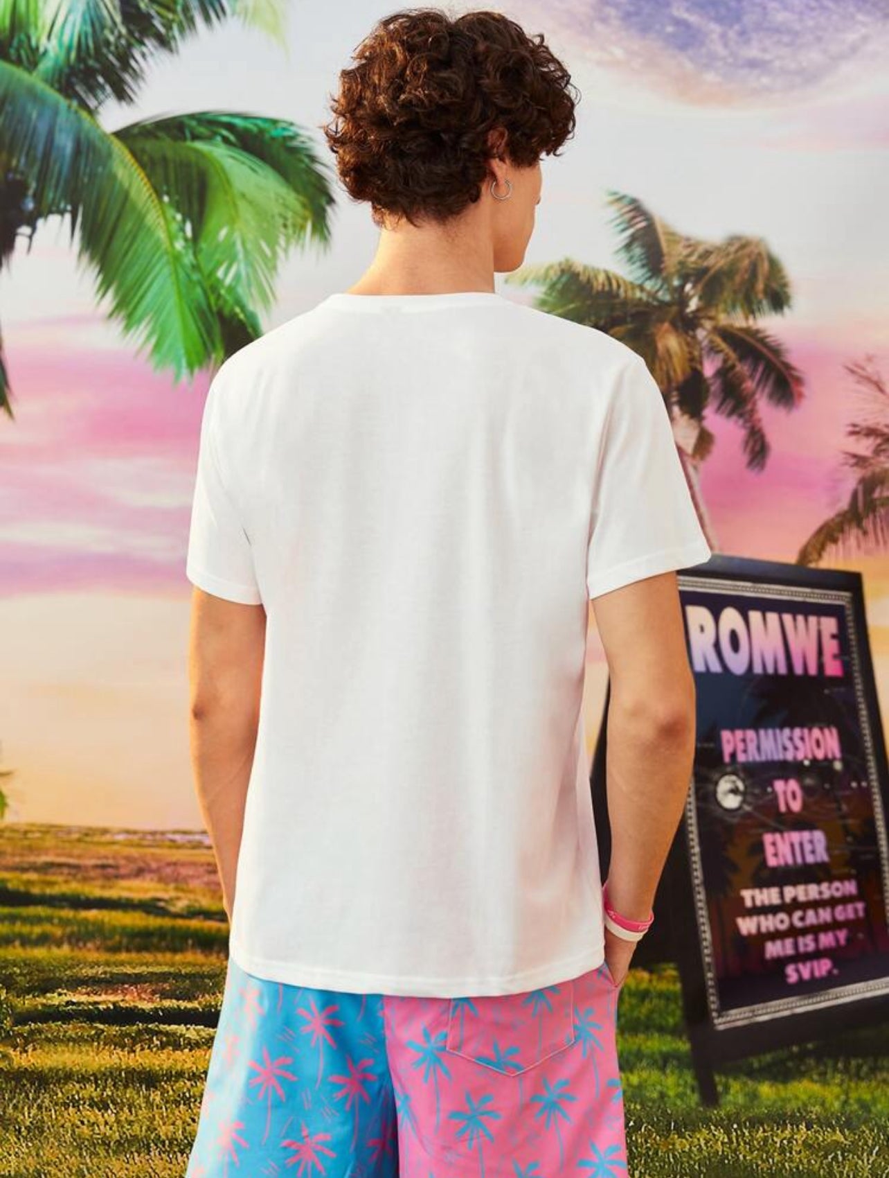 SHEIN ROMWE MEN Guys Tropical Letter Graphic Tee - XL